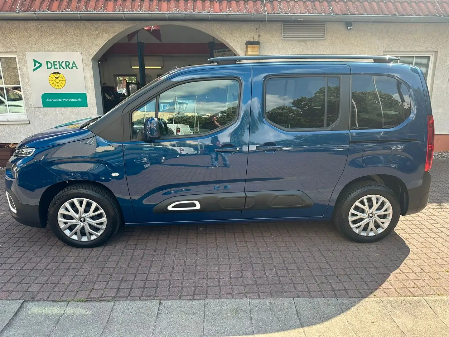 Citroen Berlingo Shine M*HUD*SITZHZG*PANO*1.HD* Blauw - 2