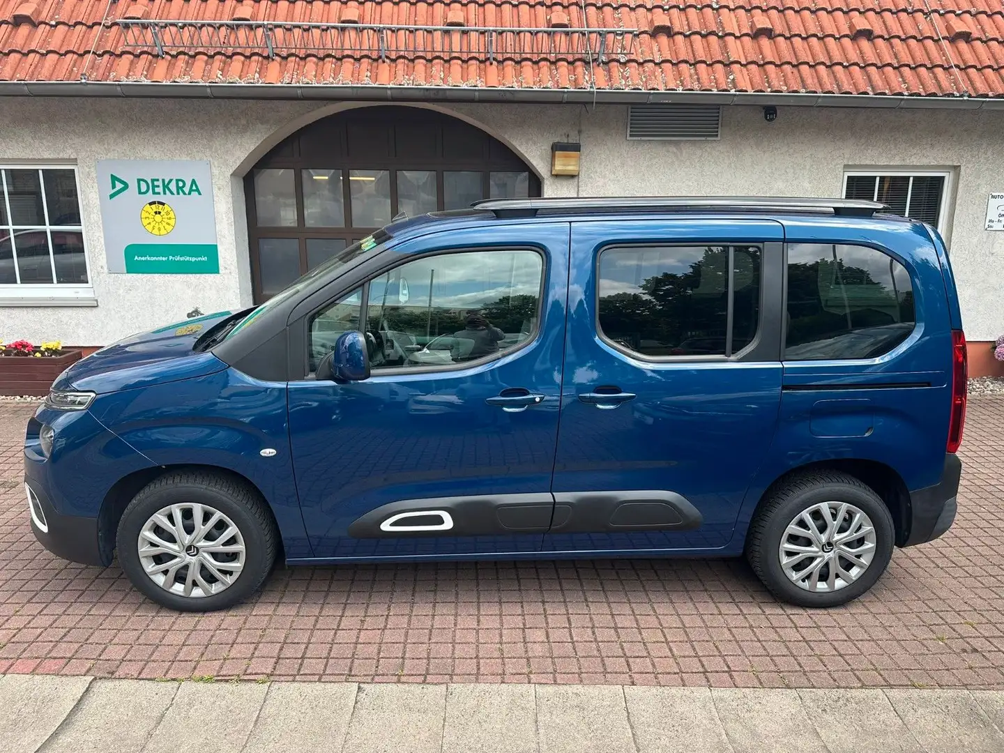 Citroen Berlingo Shine M*HUD*SITZHZG*PANO*1.HD* Blau - 2