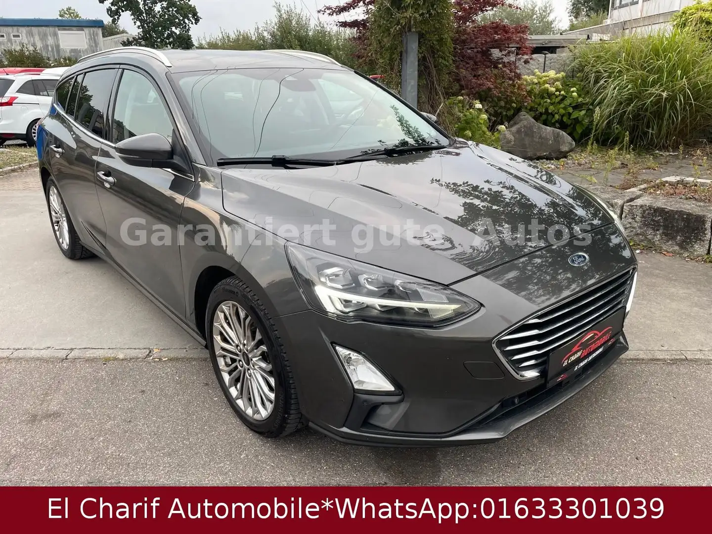 Ford Focus Turnier Titanium Grau - 1