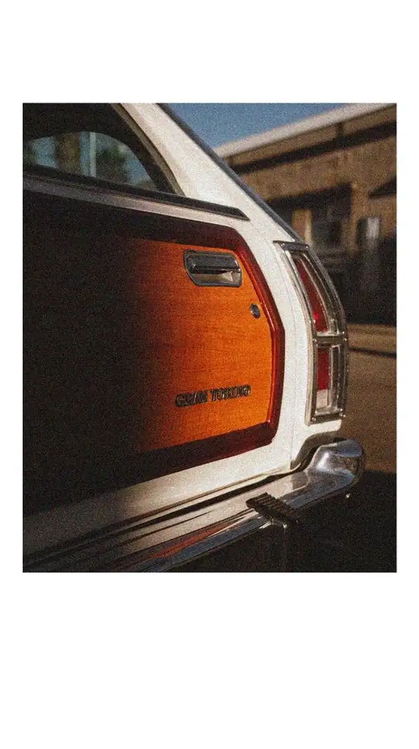 Ford Gran Torino Wagon Squire Bílá - 2