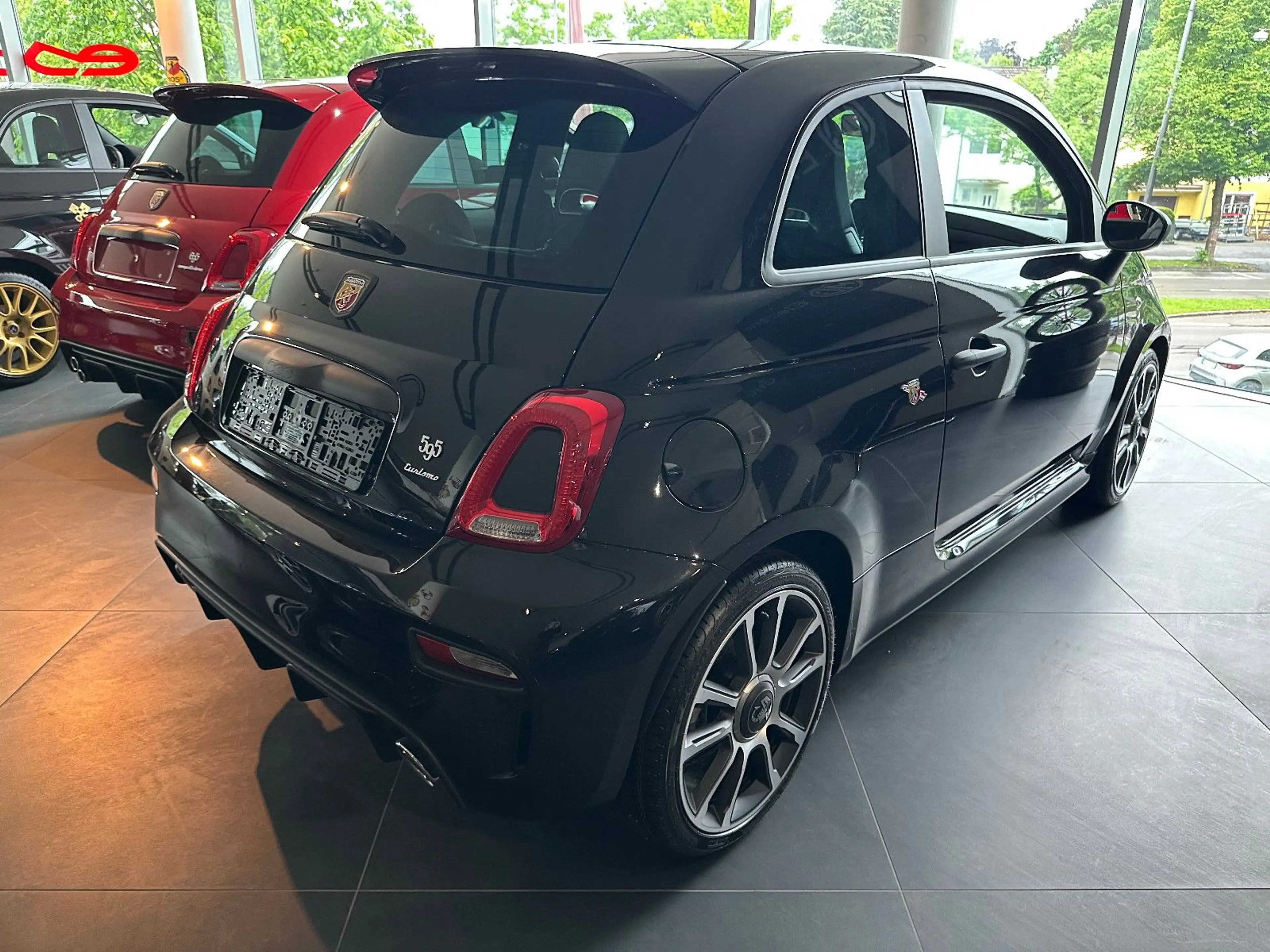 Abarth 595 1.4 T-Jet 121 kW *Beats*Xenon*Navi*Leder* — photo 2