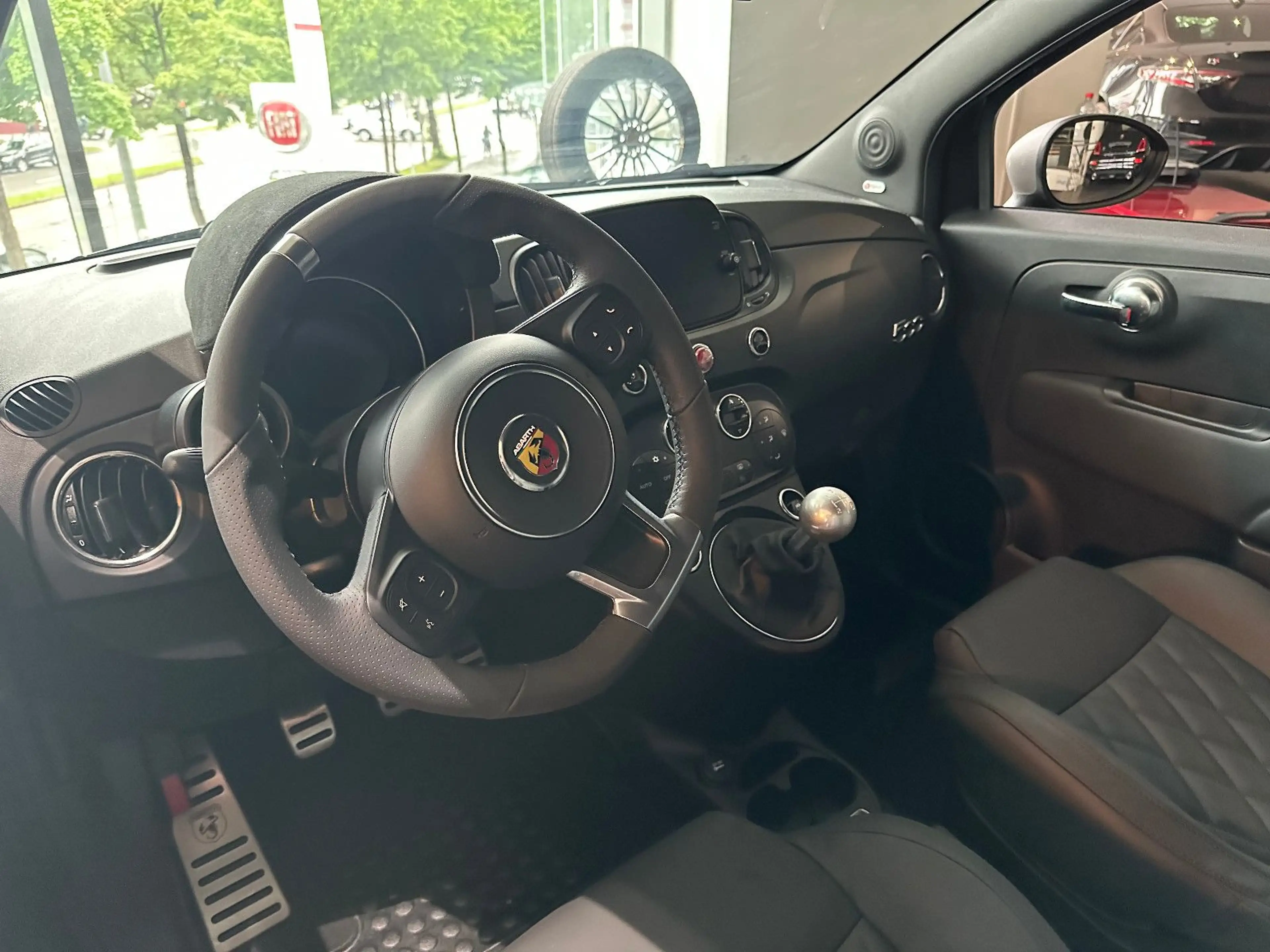 Abarth 595 1.4 T-Jet 121 kW *Beats*Xenon*Navi*Leder* — photo 5