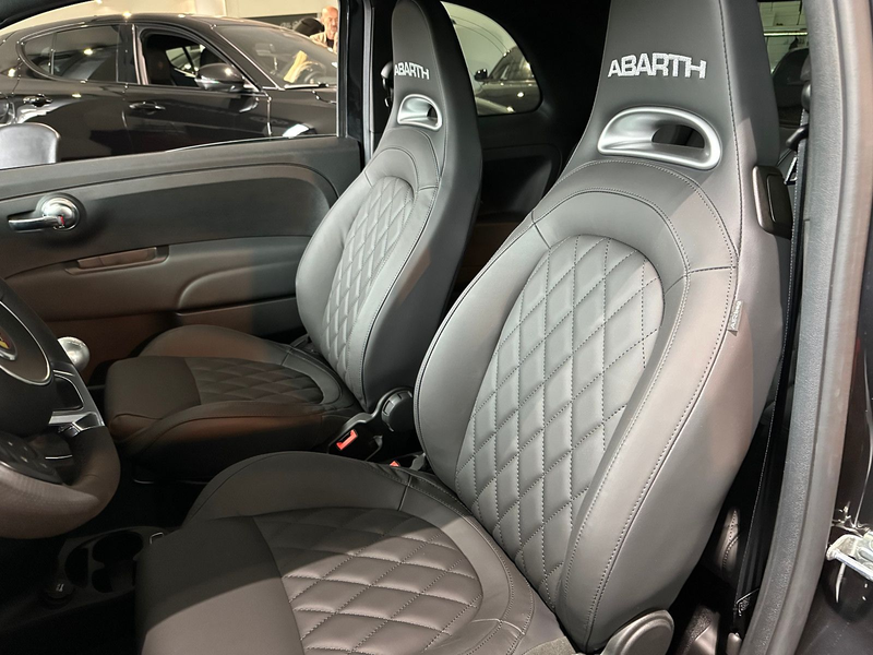 Abarth 595 1.4 T-Jet 121 kW *Beats*Xenon*Navi*Leder* — photo 6