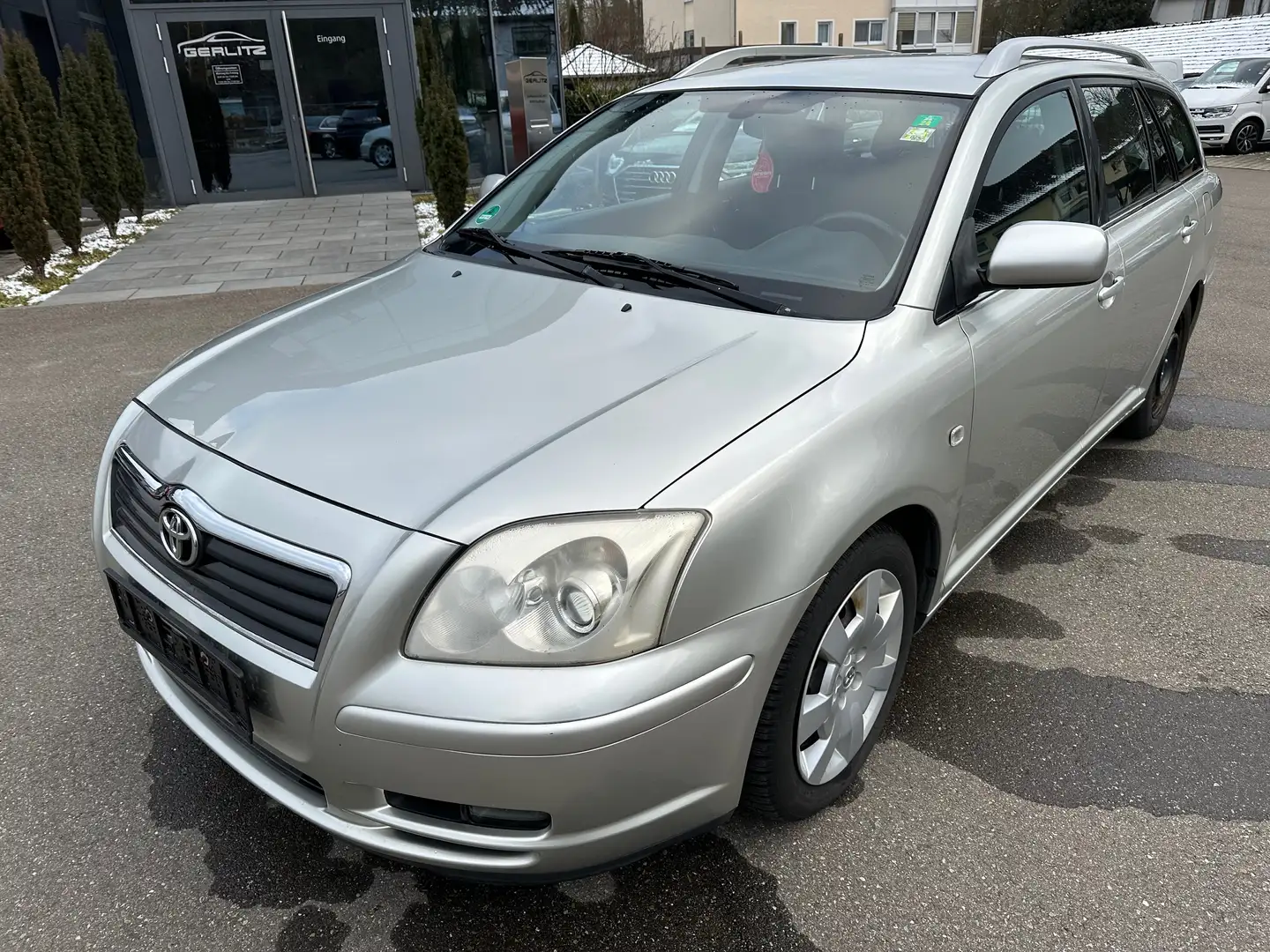 Toyota Avensis 1.8 Sol FESTPREIS / LAST PRICE Grijs - 1