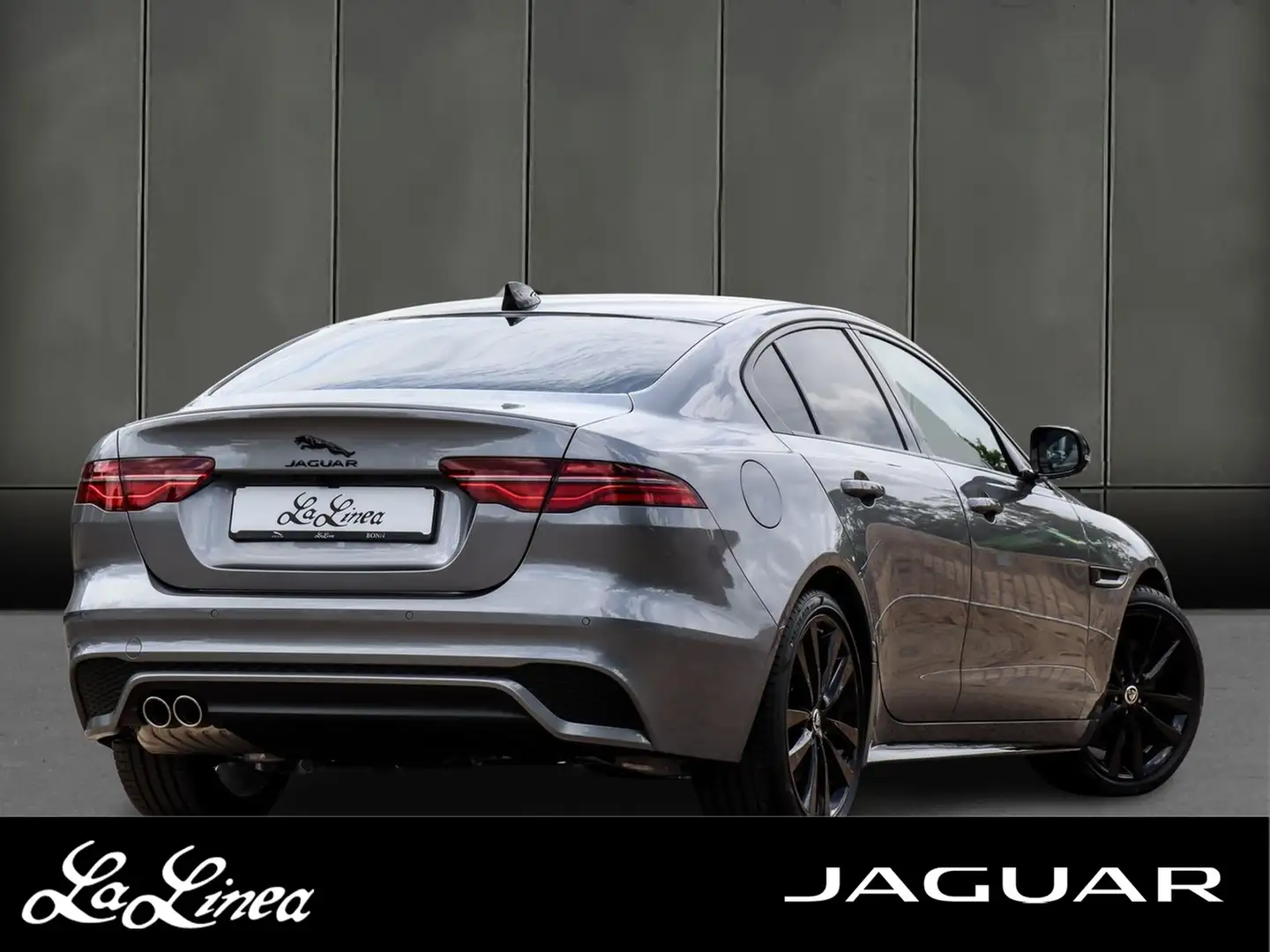 Jaguar XE D200 R-Dynamic SE Matrix LED / Winter Packet / ... Grijs - 2