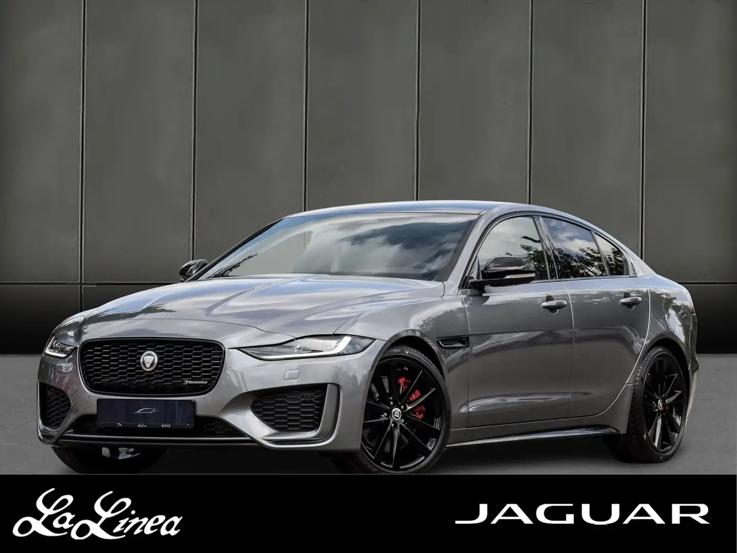 Jaguar XE D200 R-Dynamic SE Matrix LED / Winter Packet / ... Grijs - 1