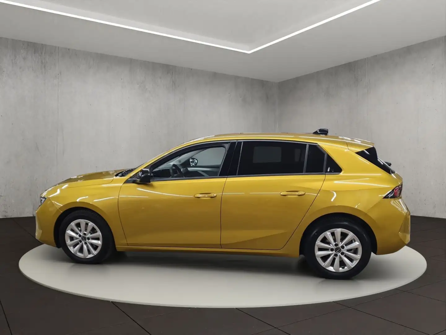 Opel Astra 5-Türer Enjoy 1.2 Turbo (81 kW/110 PS) Amarillo - 2