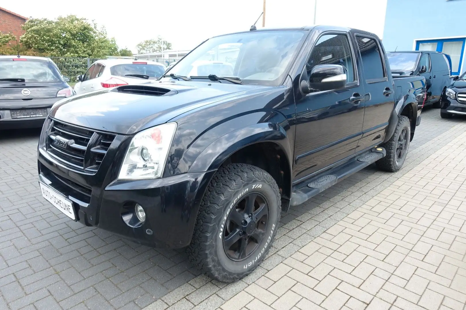 Isuzu D-Max 3,0 TD Double Cab Custom 4WD*AUTOMATIK* Noir - 1
