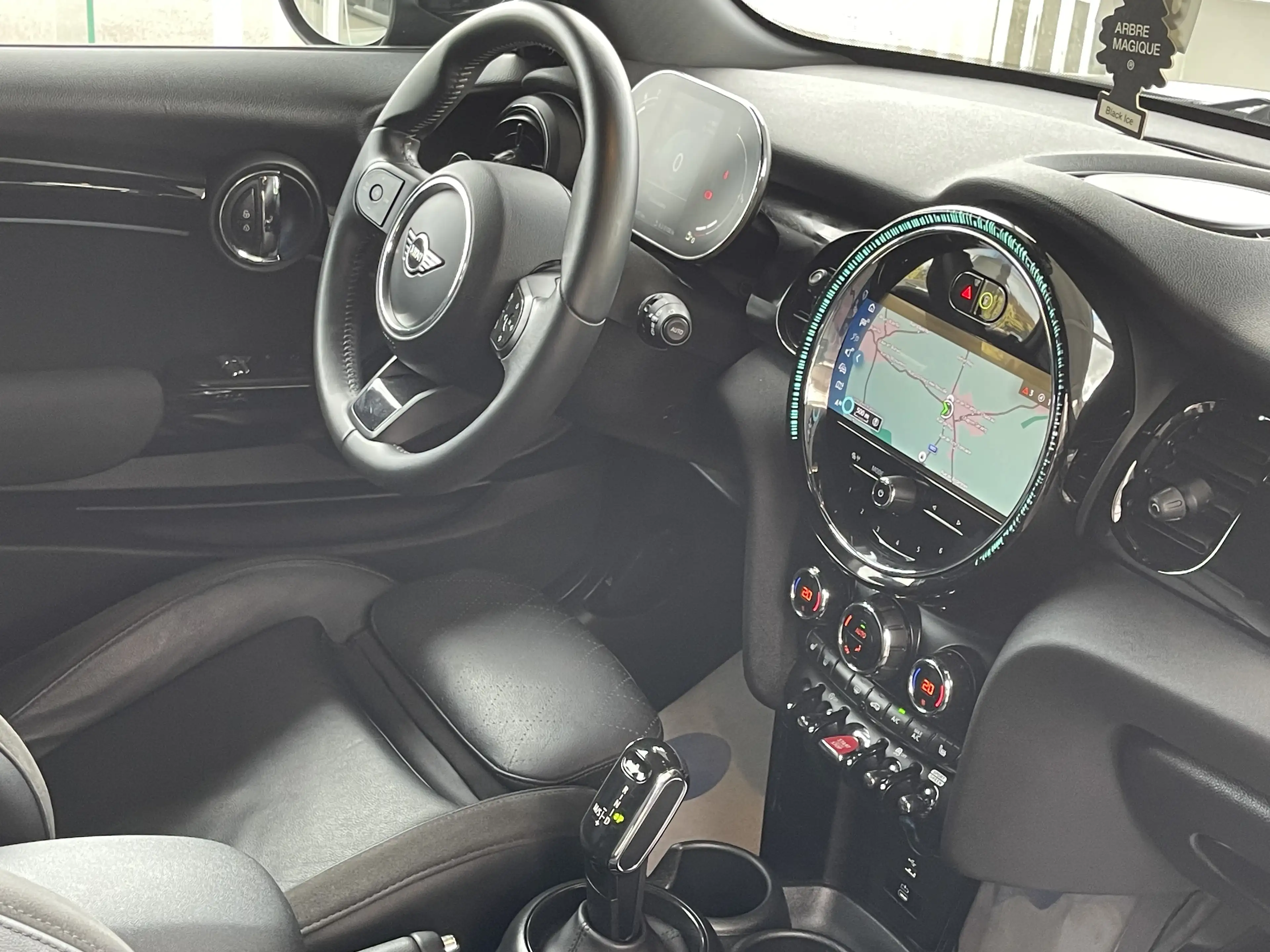 MINI Cooper S 2.0iA *** GARANTIE + LED + GPS + CUIR *** — photo 13