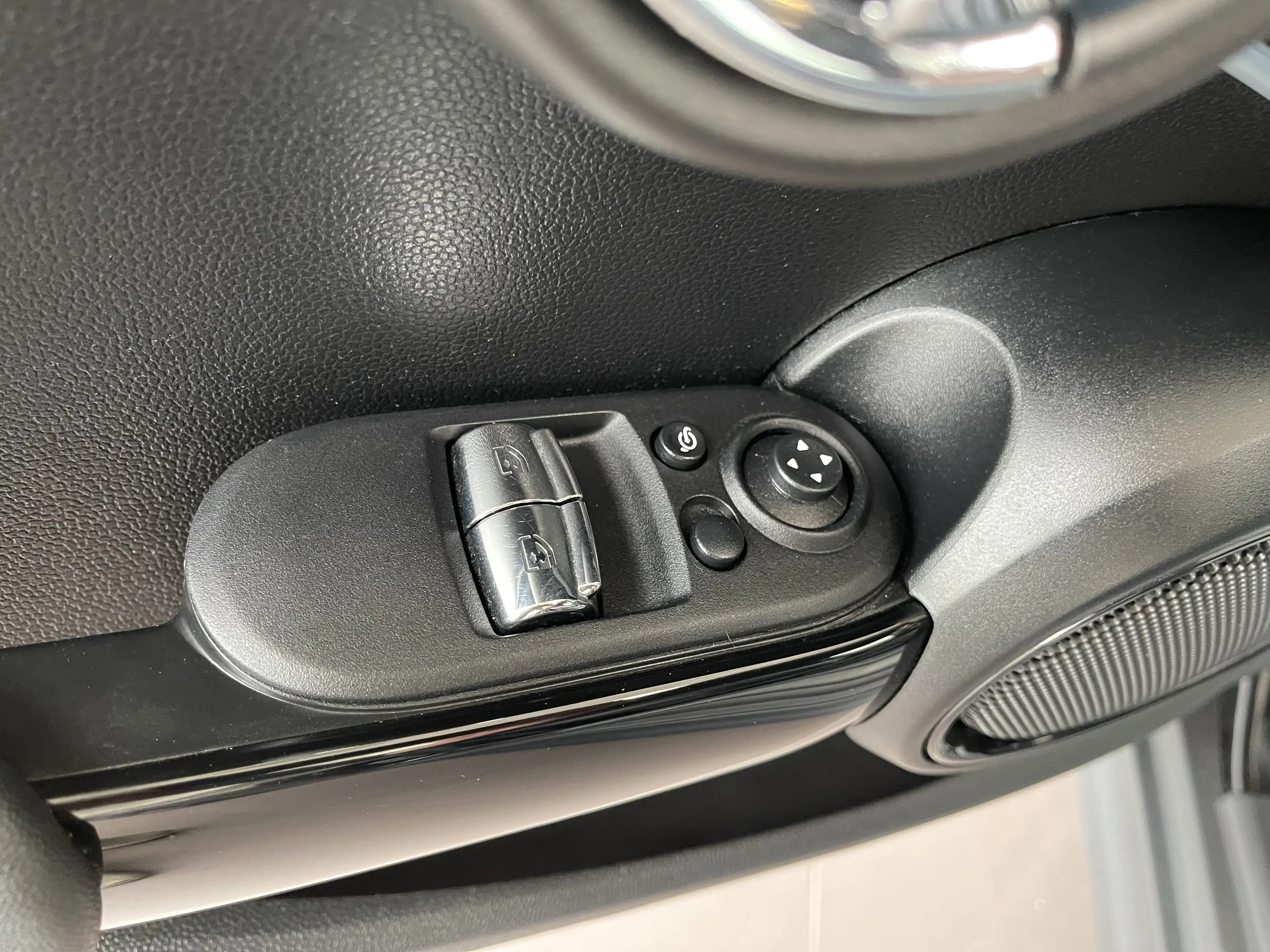 MINI Cooper S 2.0iA *** GARANTIE + LED + GPS + CUIR *** — photo 15