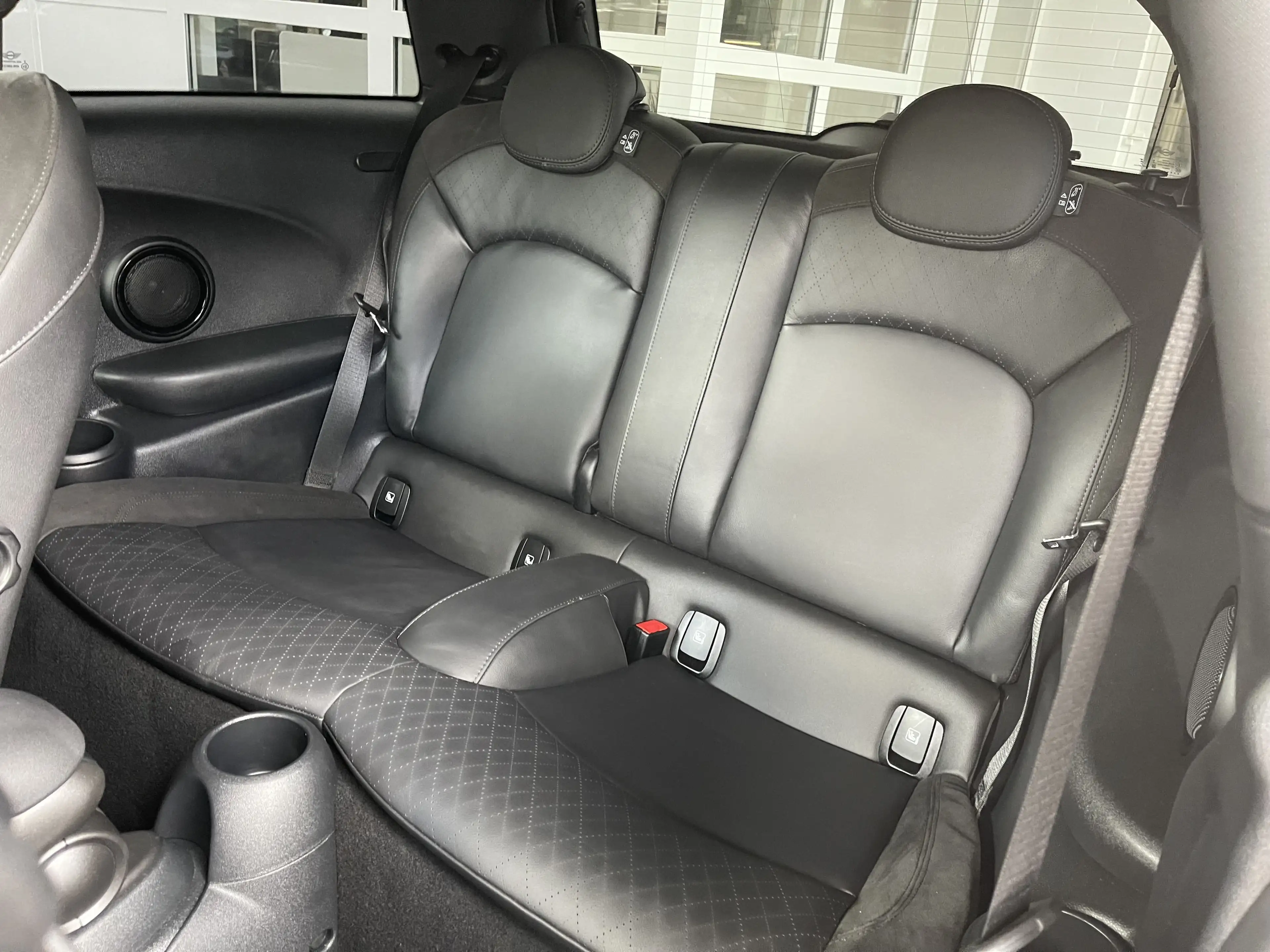 MINI Cooper S 2.0iA *** GARANTIE + LED + GPS + CUIR *** — photo 12