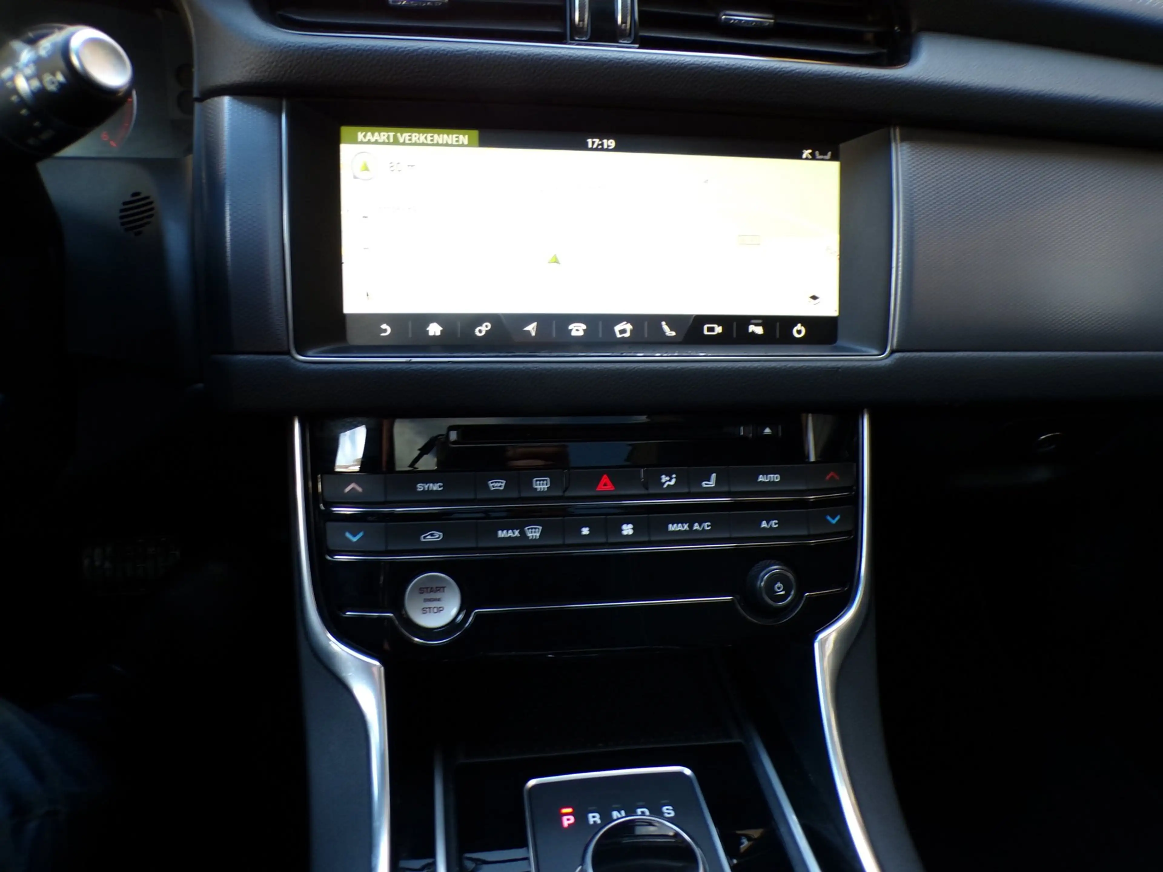 Jaguar XF Sportbrake 2.0d Portfolio Automaat / Leder / Navi — photo 17