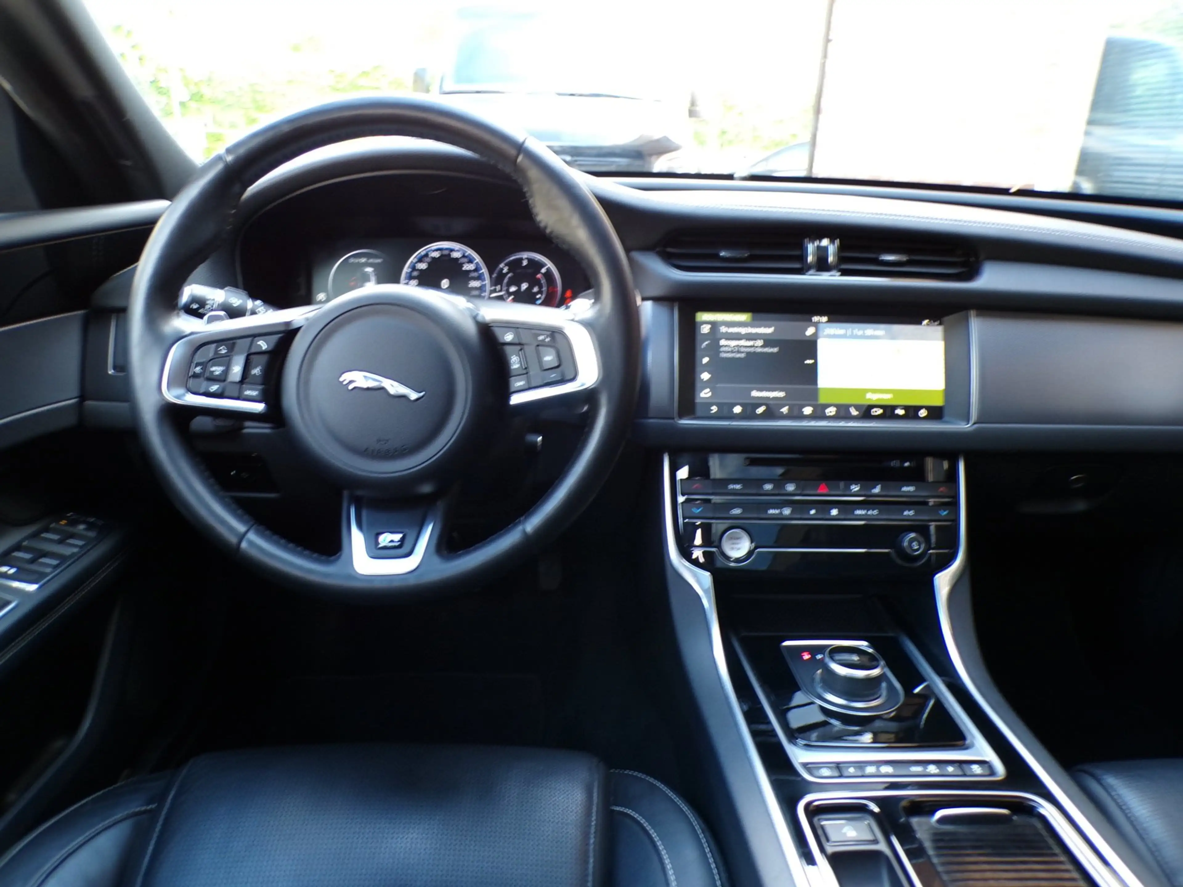 Jaguar XF Sportbrake 2.0d Portfolio Automaat / Leder / Navi — photo 5