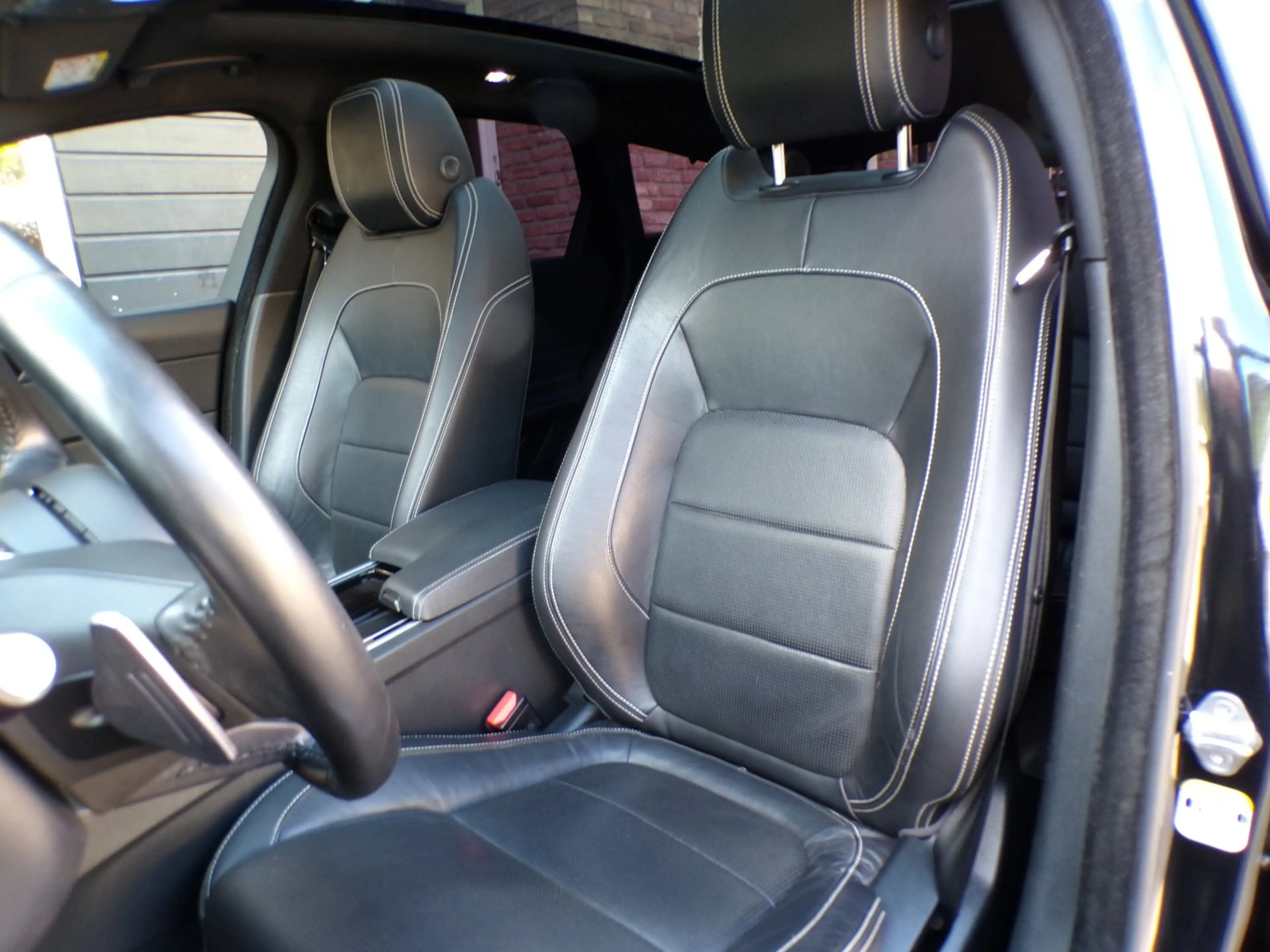 Jaguar XF Sportbrake 2.0d Portfolio Automaat / Leder / Navi — photo 12