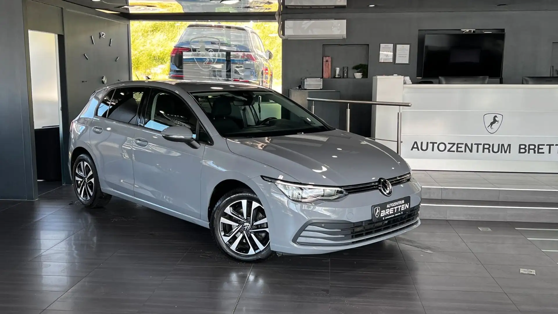 Volkswagen Golf VIII 2.0 TDI Lim. United*LED*ACC*H&K Grau - 1