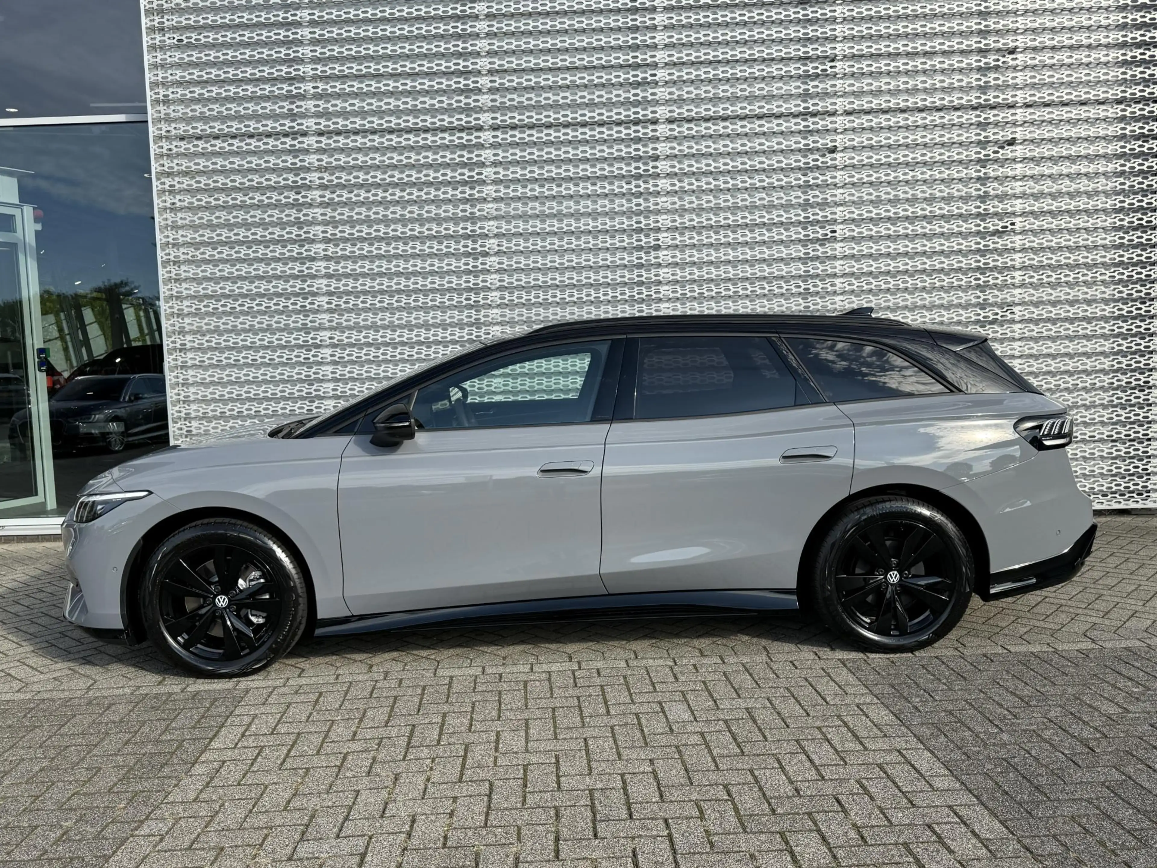 Volkswagen ID.7 Limited Edition Plus 77 kWh accu 210 kW / 286 PK | — photo 4