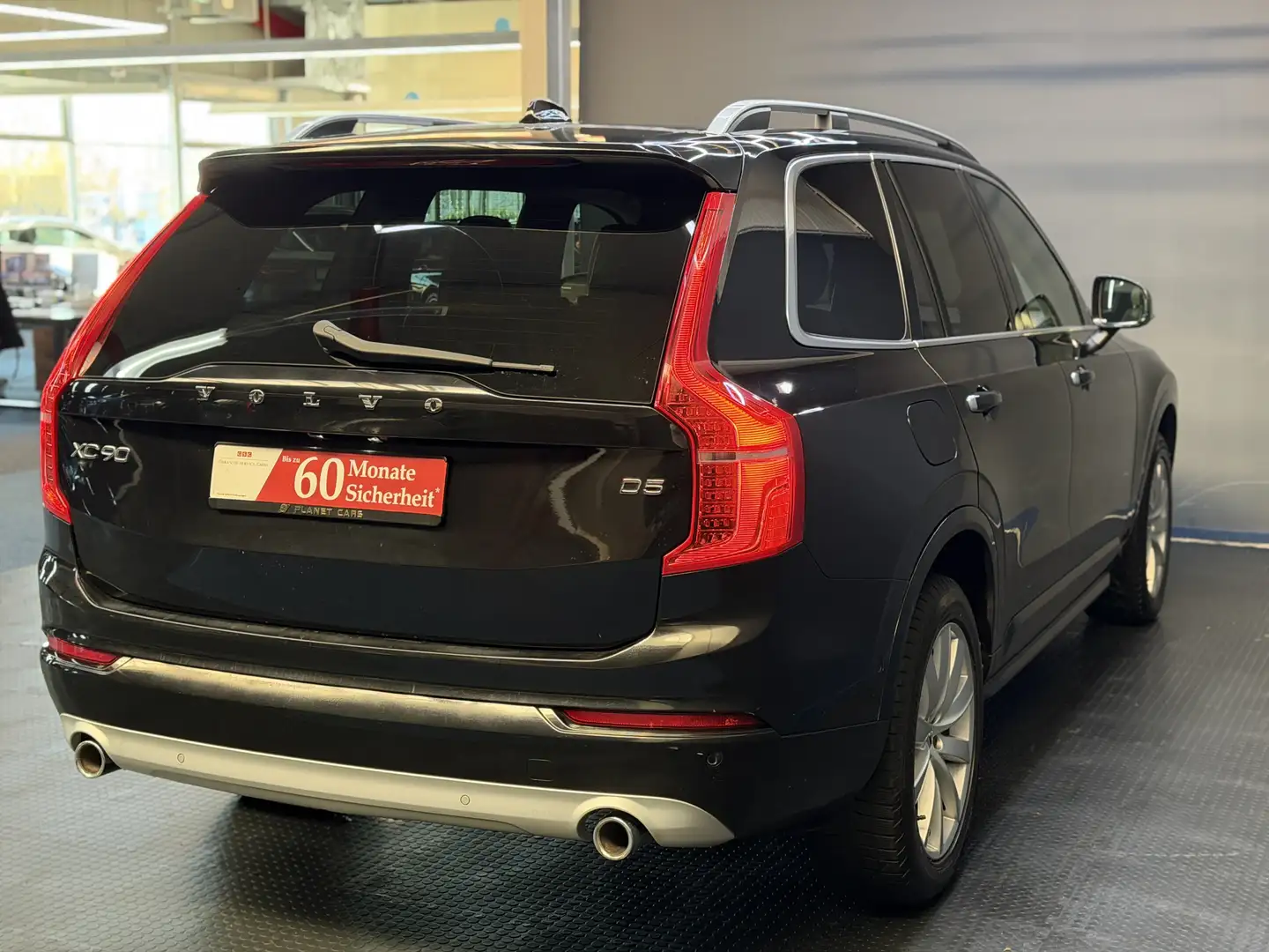 Volvo XC90 D5 Momentum AWD*3JGarantie*B&W*StdHZG*AHK* Noir - 2