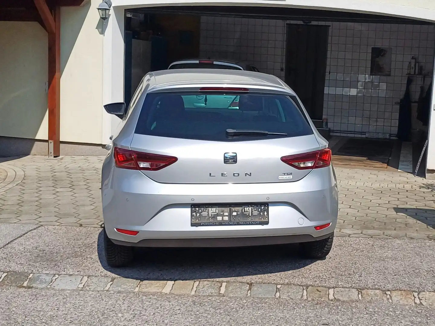 SEAT Leon Leon Business 1,6 TDI CR Start-Stopp Business - 2