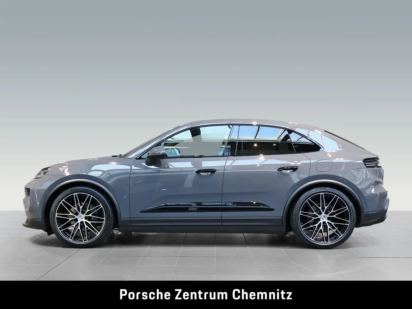 Porsche Macan 4 Electric BEV!;22Zoll;Matrix;AHZV Grau - 2
