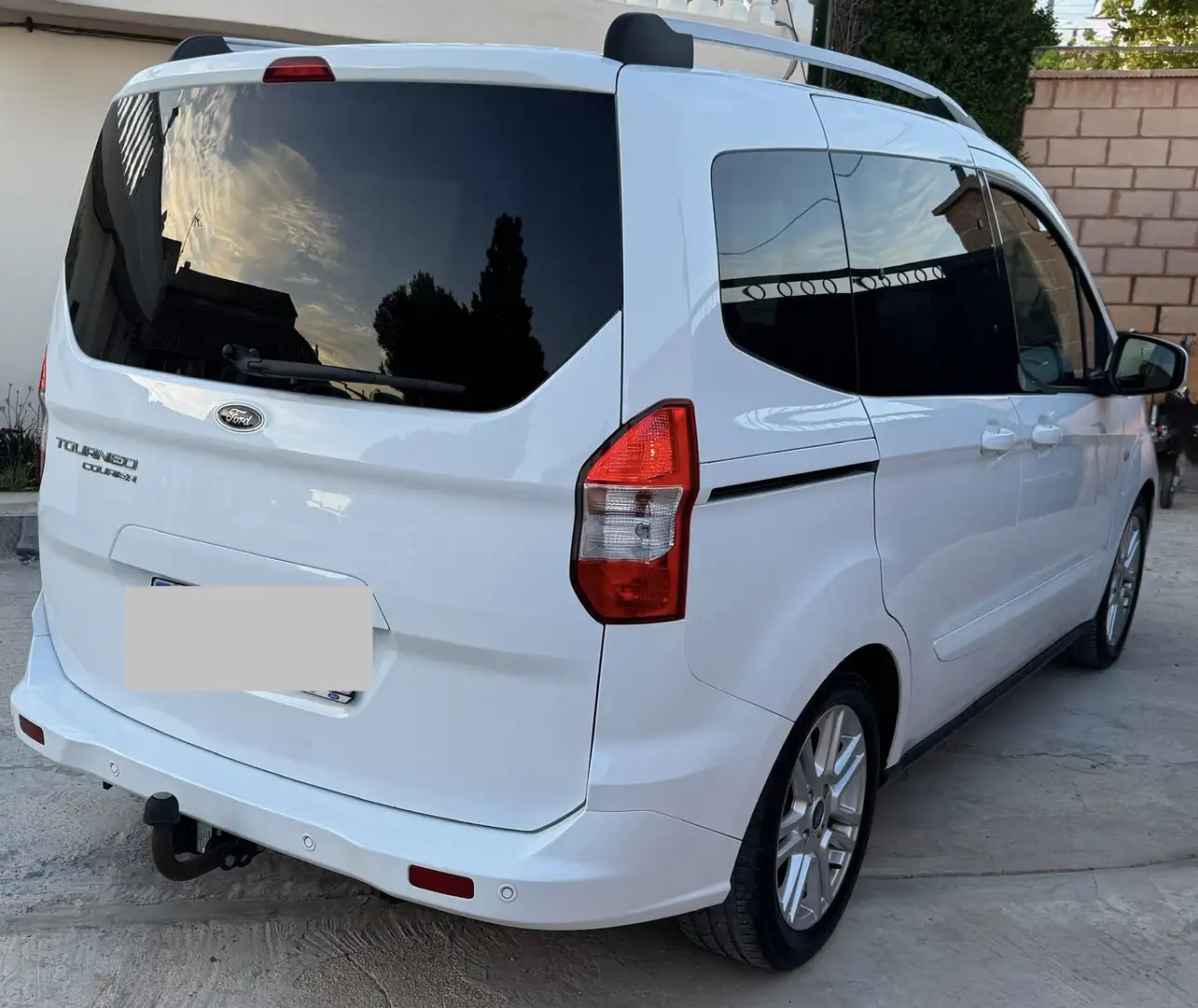 Ford Tourneo Courier 1.5TDCi Titanium 100 cv con garantia - 1