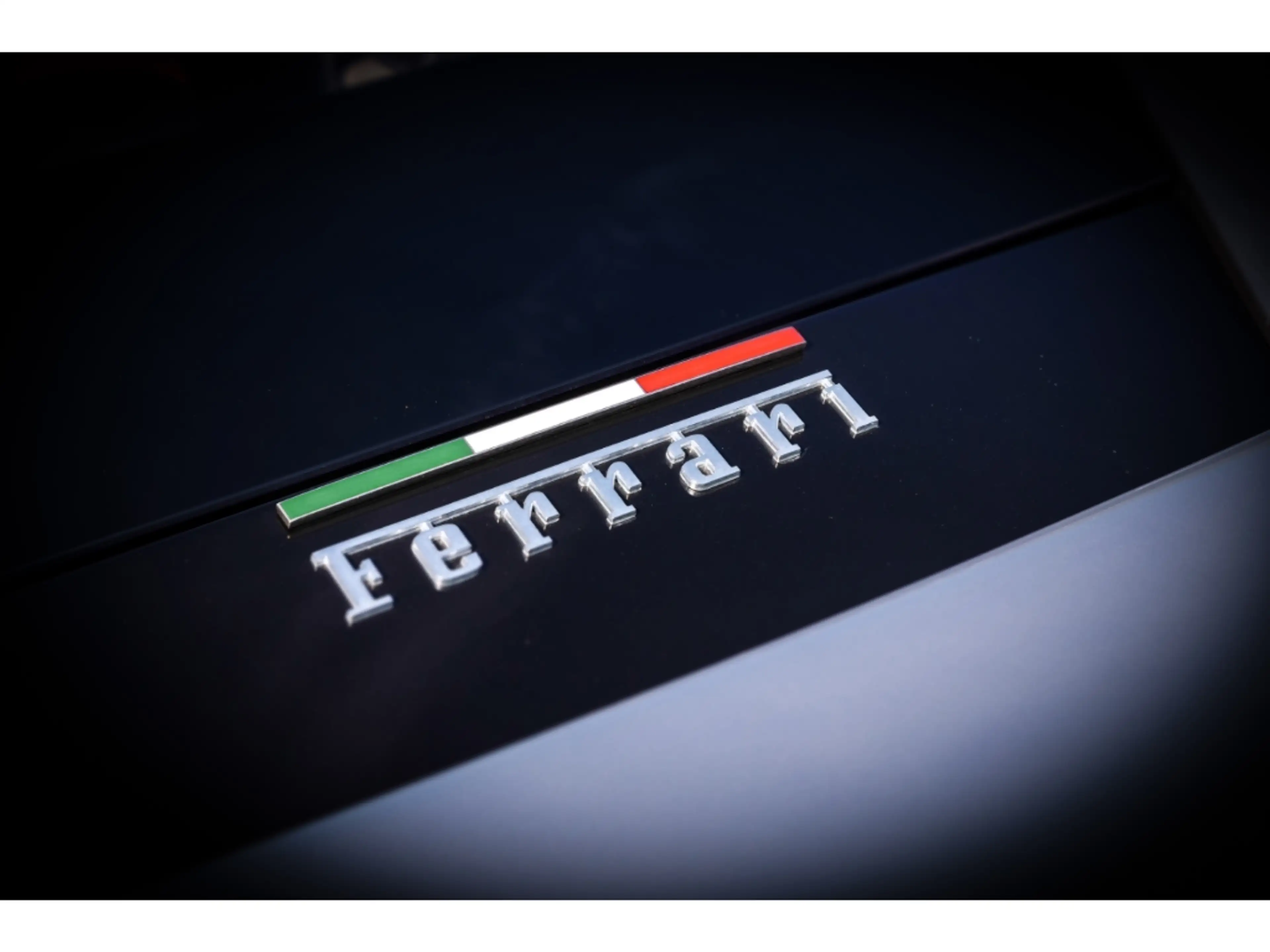 Ferrari F8 Tributo *Carbon+LED*Lift*Passenger-Display*Racingseats* — photo 14