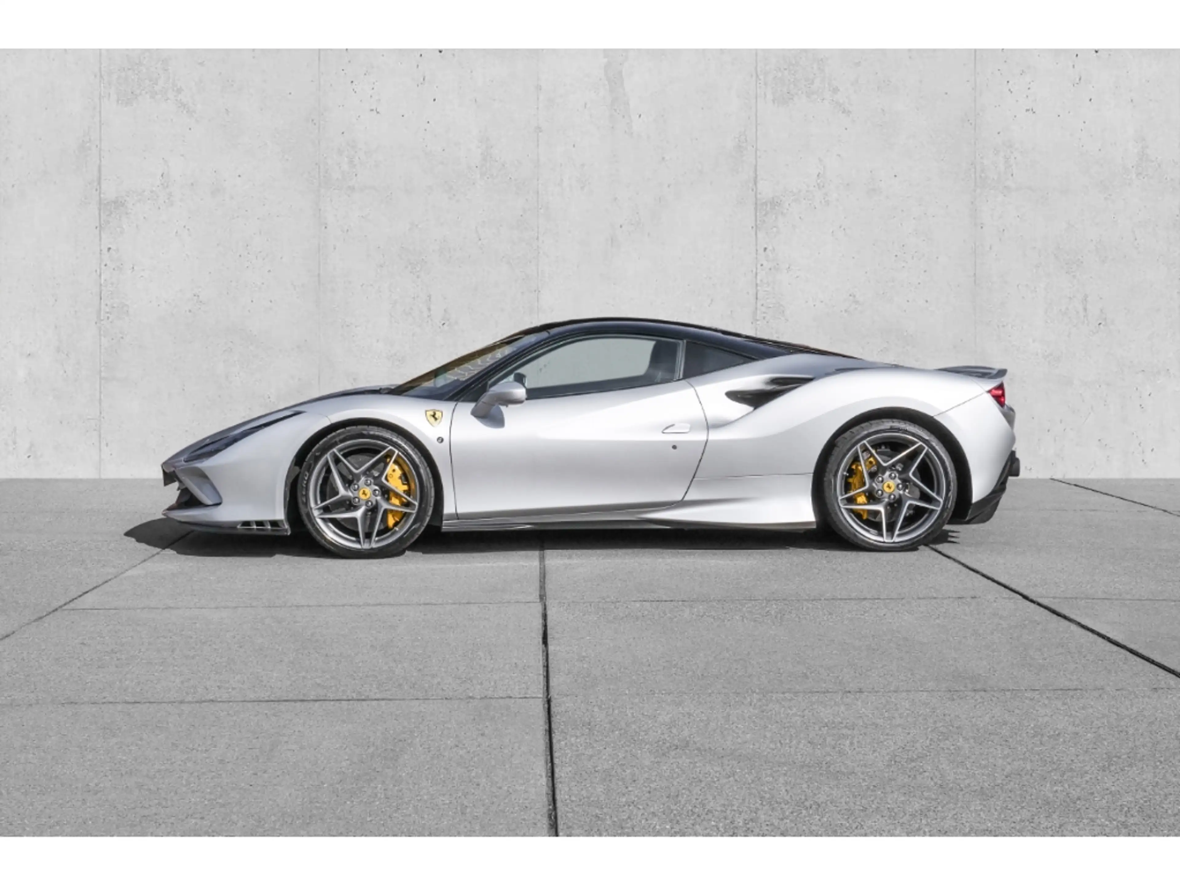 Ferrari F8 Tributo *Carbon+LED*Lift*Passenger-Display*Racingseats* — photo 3
