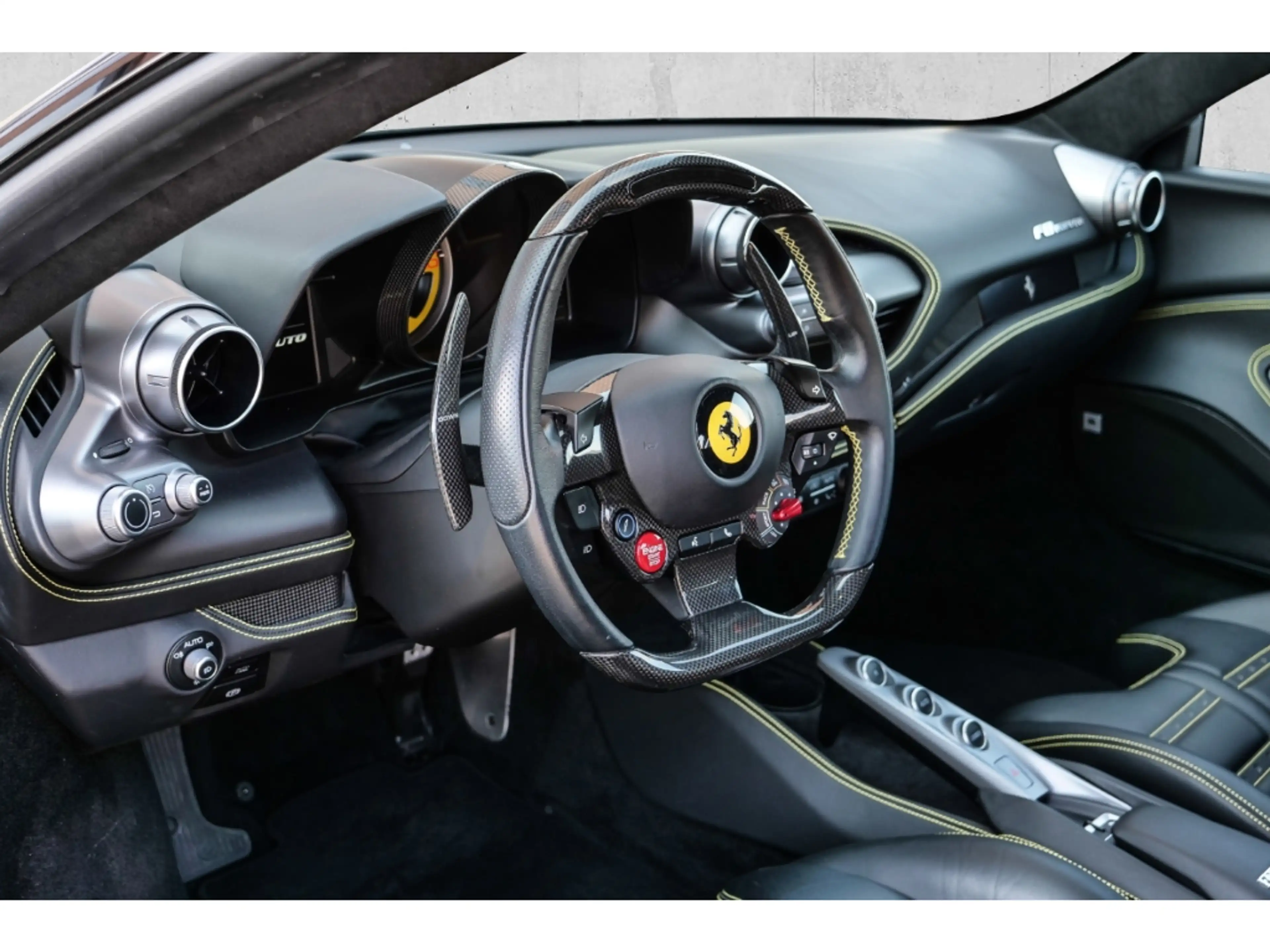 Ferrari F8 Tributo *Carbon+LED*Lift*Passenger-Display*Racingseats* — photo 15