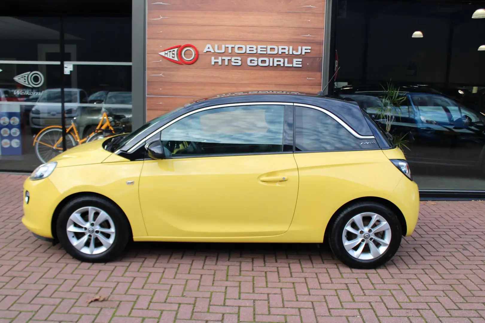 Opel Adam 1.2 Geel - 2