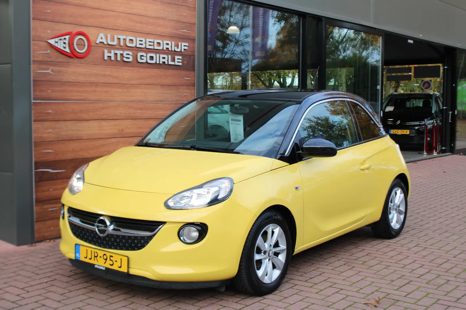 Opel Adam 1.2 Geel - 1