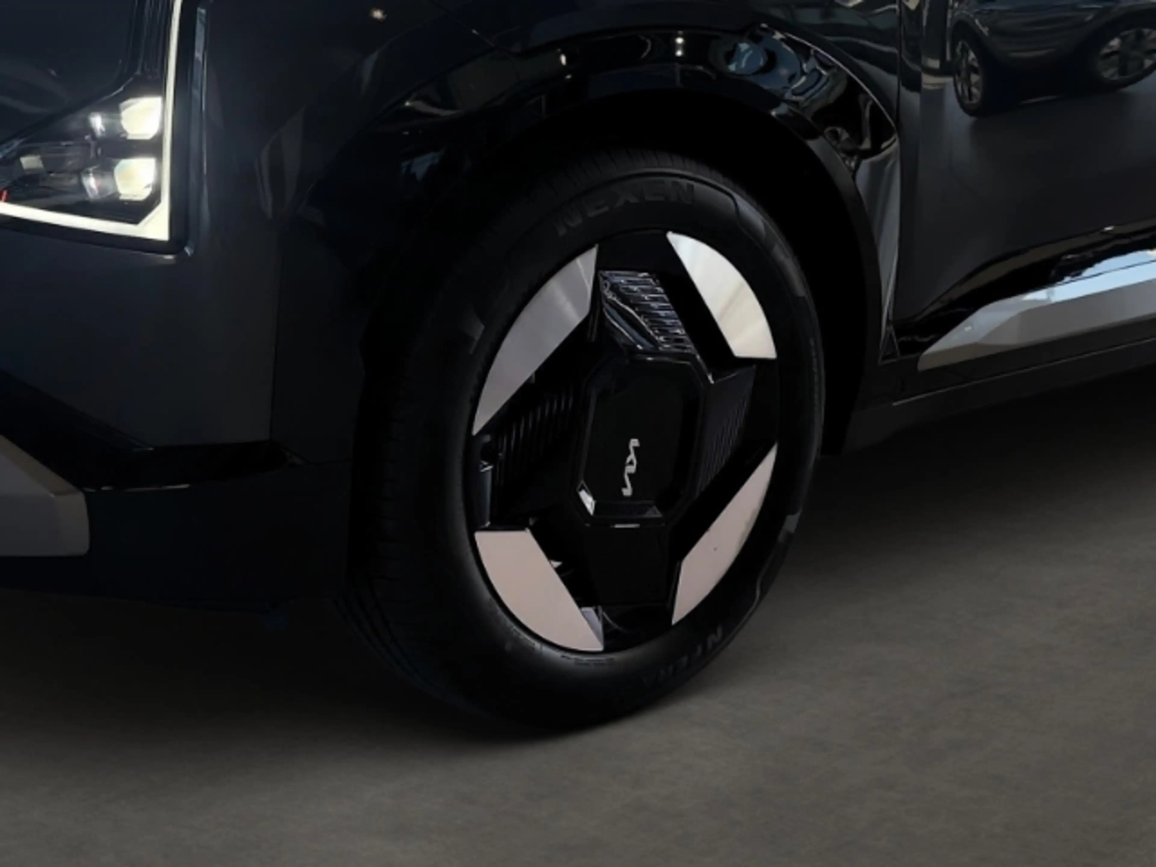 Kia EV5 Earth 81,4 kWh KAMERA,CARPLAY,SITZHZG,DAB,LED — photo 6