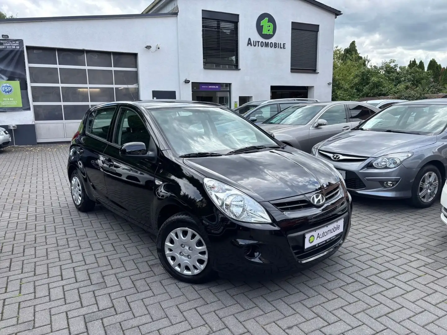 Hyundai i20 FIFA WM Edition*KLIMA*AUX*4S-REIFEN Negro - 1