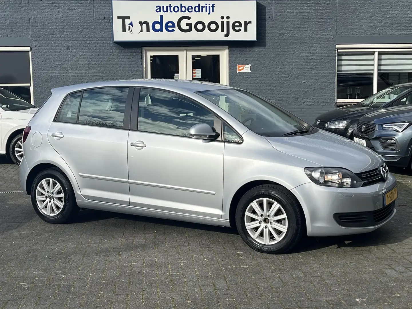 Volkswagen Golf Plus 1.2 TSi DSG Comfortline | CLIMA | NAV. | TREKHAAK Gris - 1