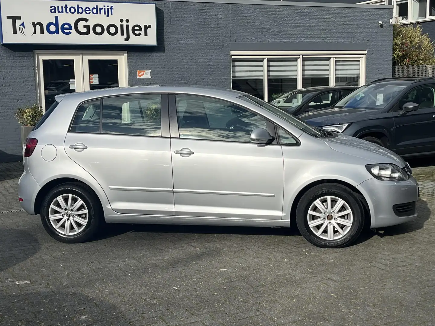 Volkswagen Golf Plus 1.2 TSi DSG Comfortline | CLIMA | NAV. | TREKHAAK Gris - 2