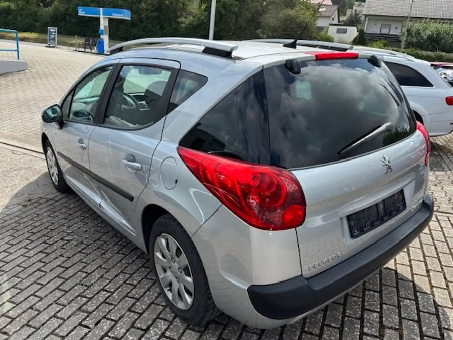 Peugeot 207 SW Tendance, TÜV bis 10/2026, im Kundenauftrag! Plateado - 2