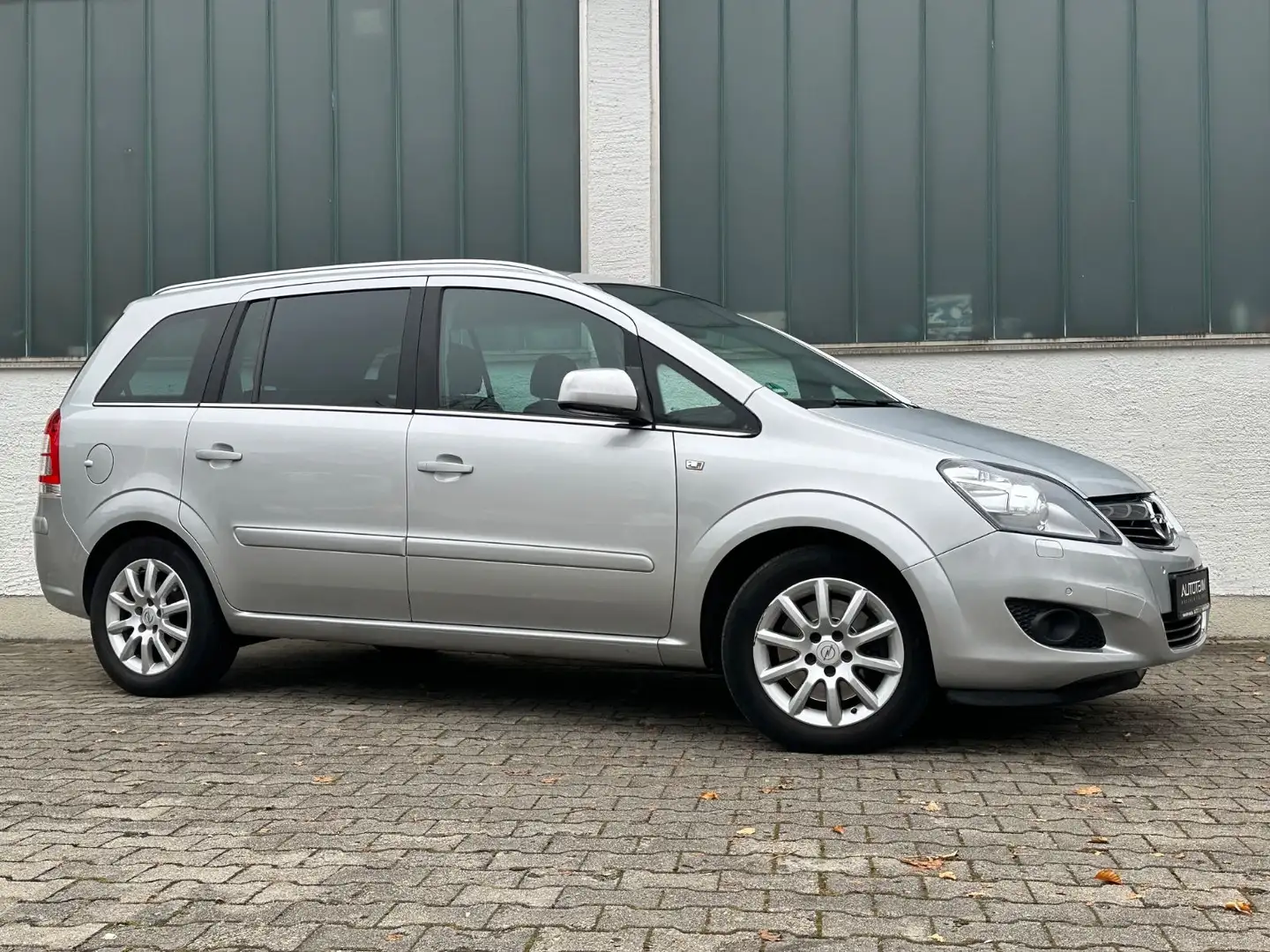 Opel Zafira B Innovation*1-HAND*AUTOMATIK*7-SITZE* Silber - 2