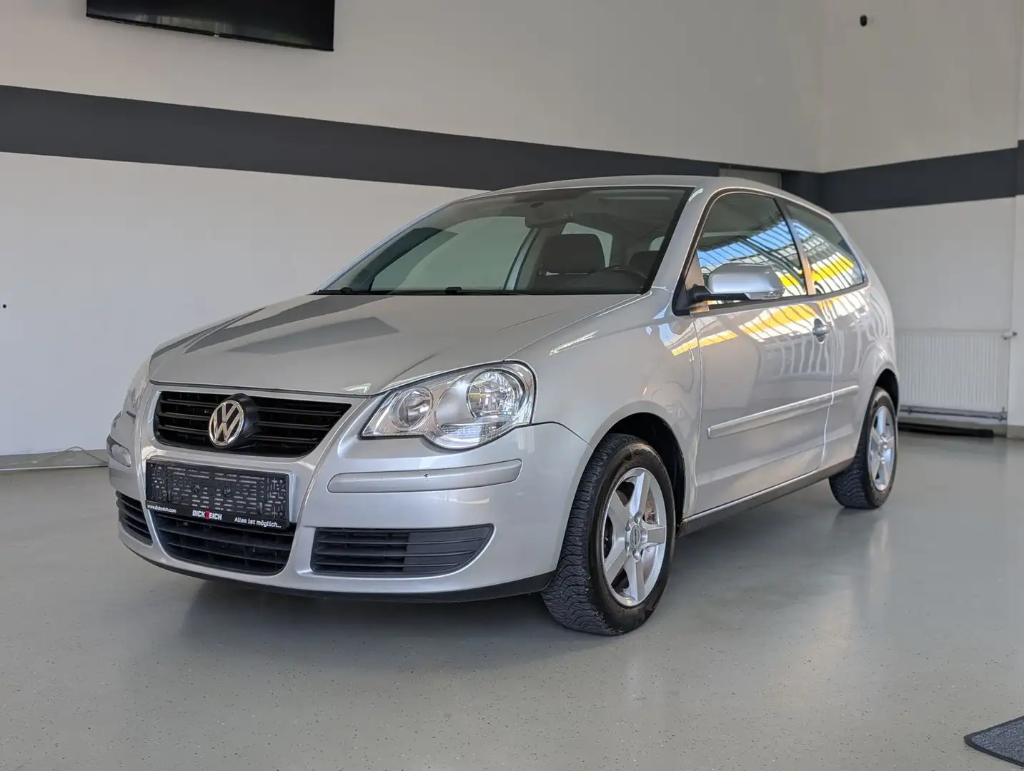 Volkswagen Polo Comfortline 1,4 16V TEMPOMAT Klima Alu TÜV Silber - 1