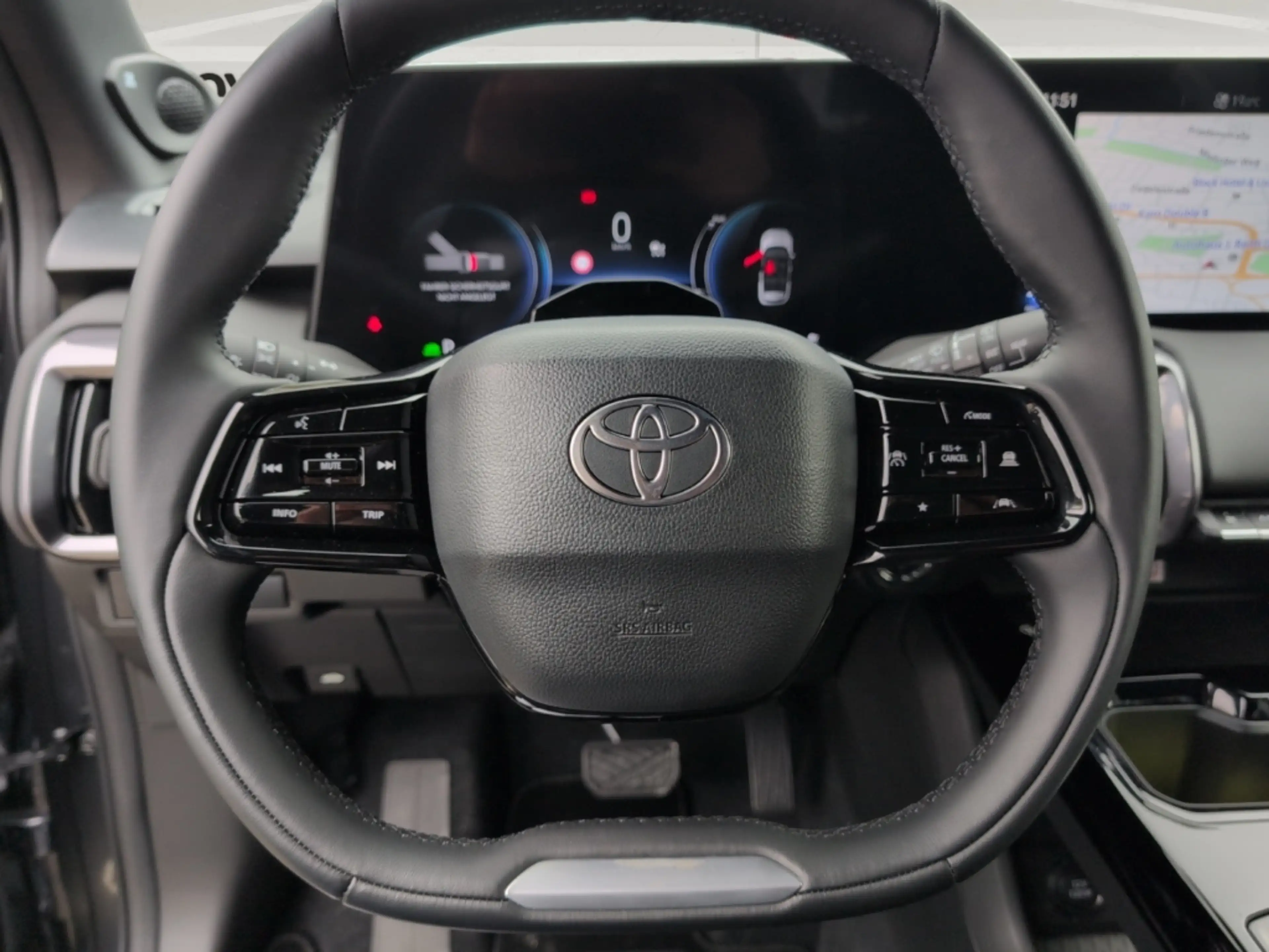 Toyota Urban Cruiser FWD BEV 4x2 Lounge 128 kW Panorama Soundsystem JBL — photo 12