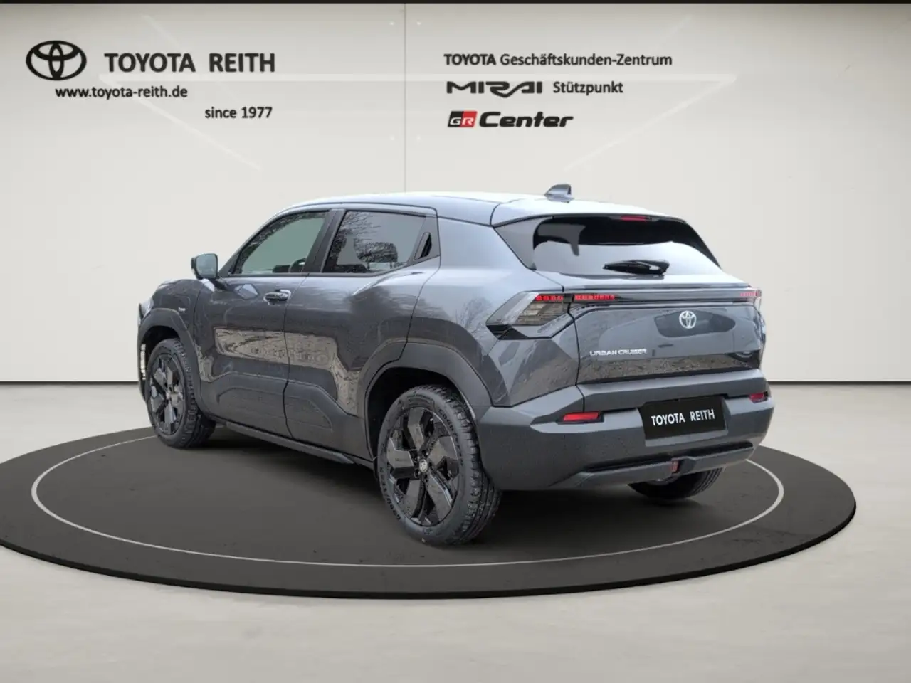 Toyota Urban Cruiser FWD BEV 4x2 Lounge 128 kW Panorama Soundsystem JBL 3