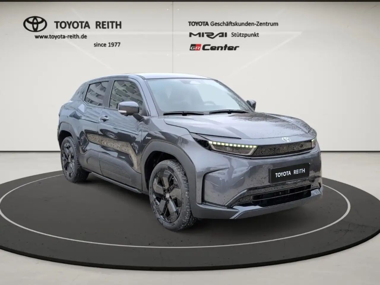 Toyota Urban Cruiser FWD BEV 4x2 Lounge 128 kW Panorama Soundsystem JBL 7