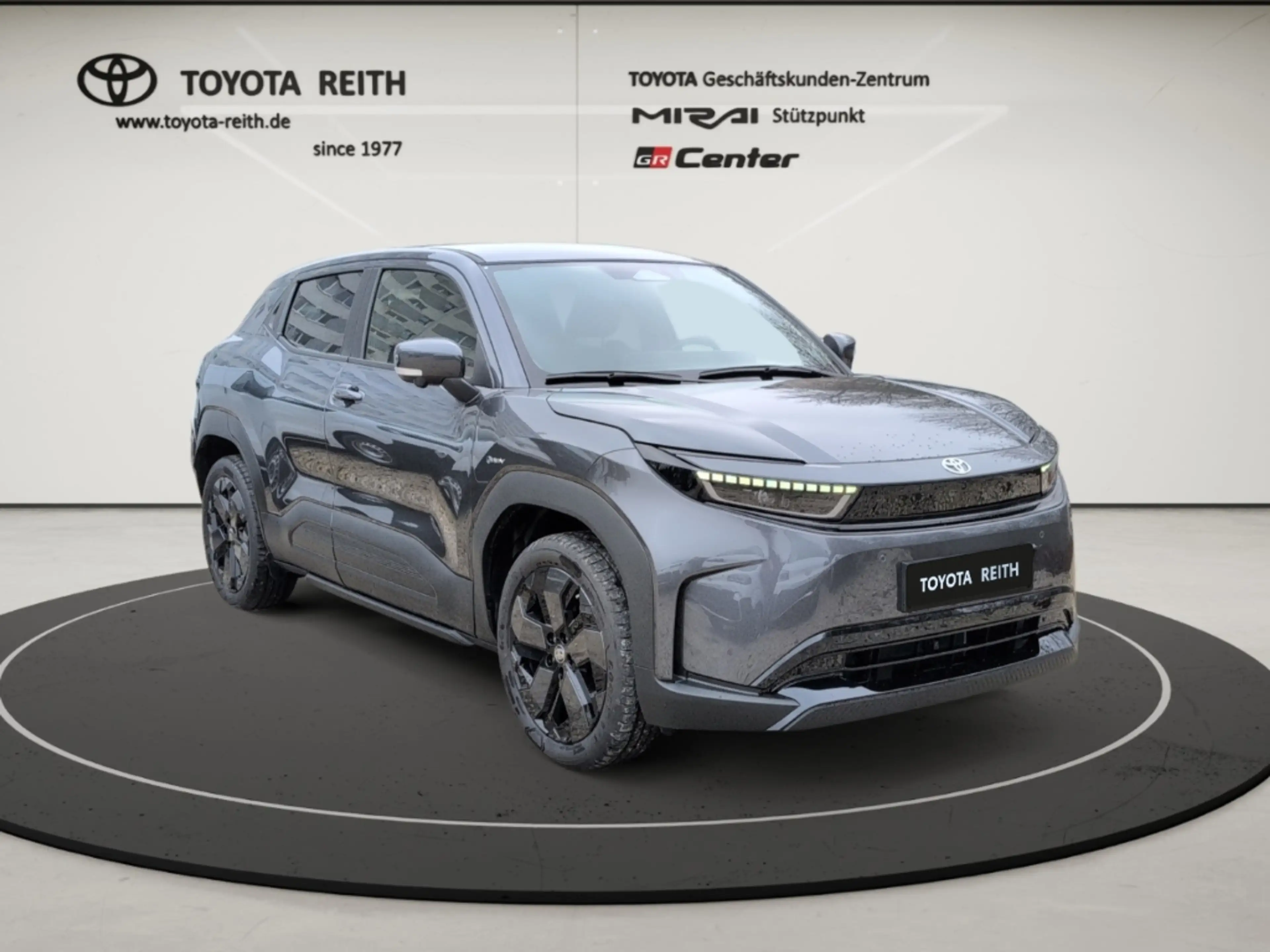 Toyota Urban Cruiser FWD BEV 4x2 Lounge 128 kW Panorama Soundsystem JBL — photo 7