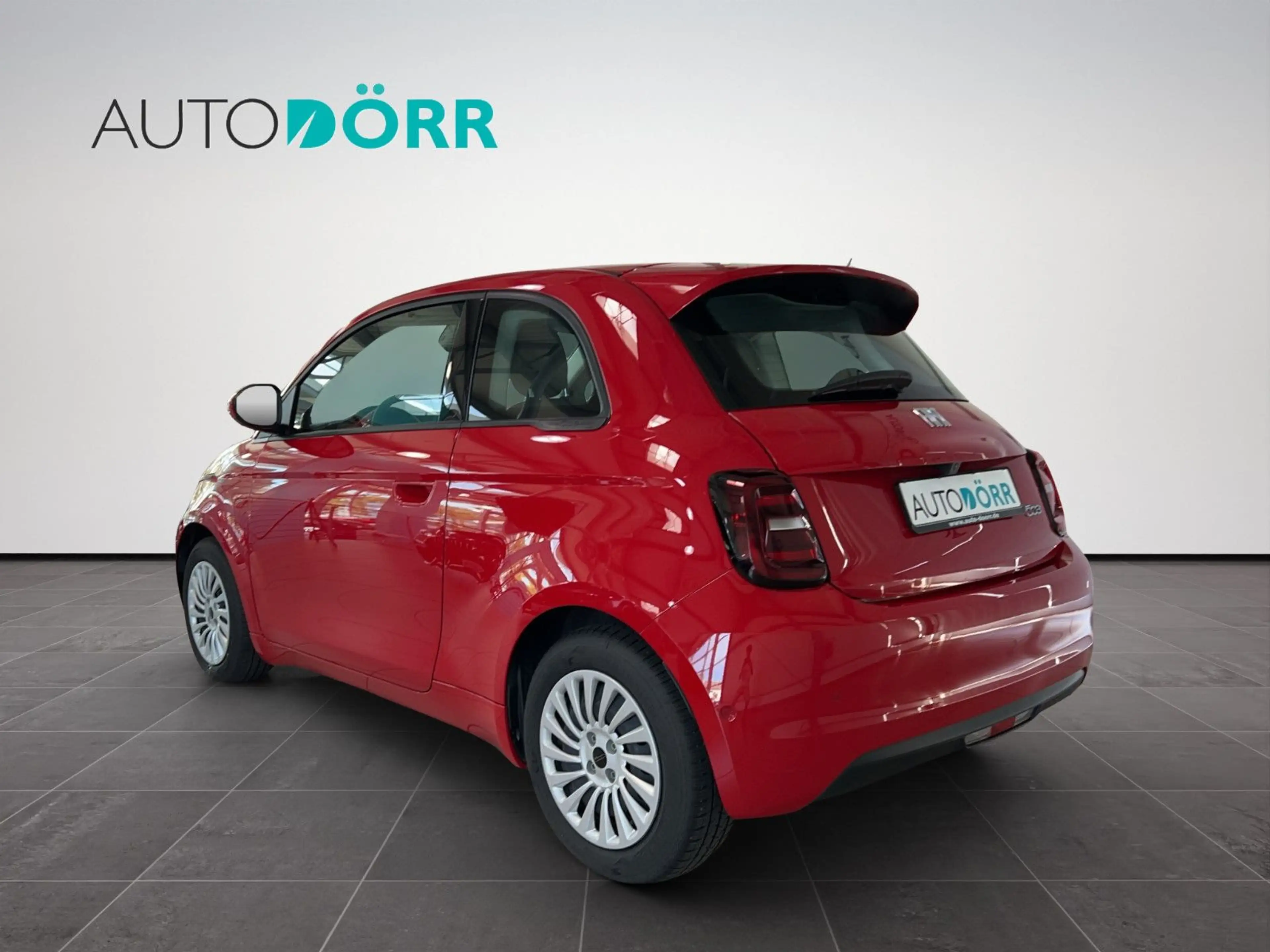 Fiat 500e 360°Kamera+Apple+Android+SHZ+Schnellladef. — photo 4