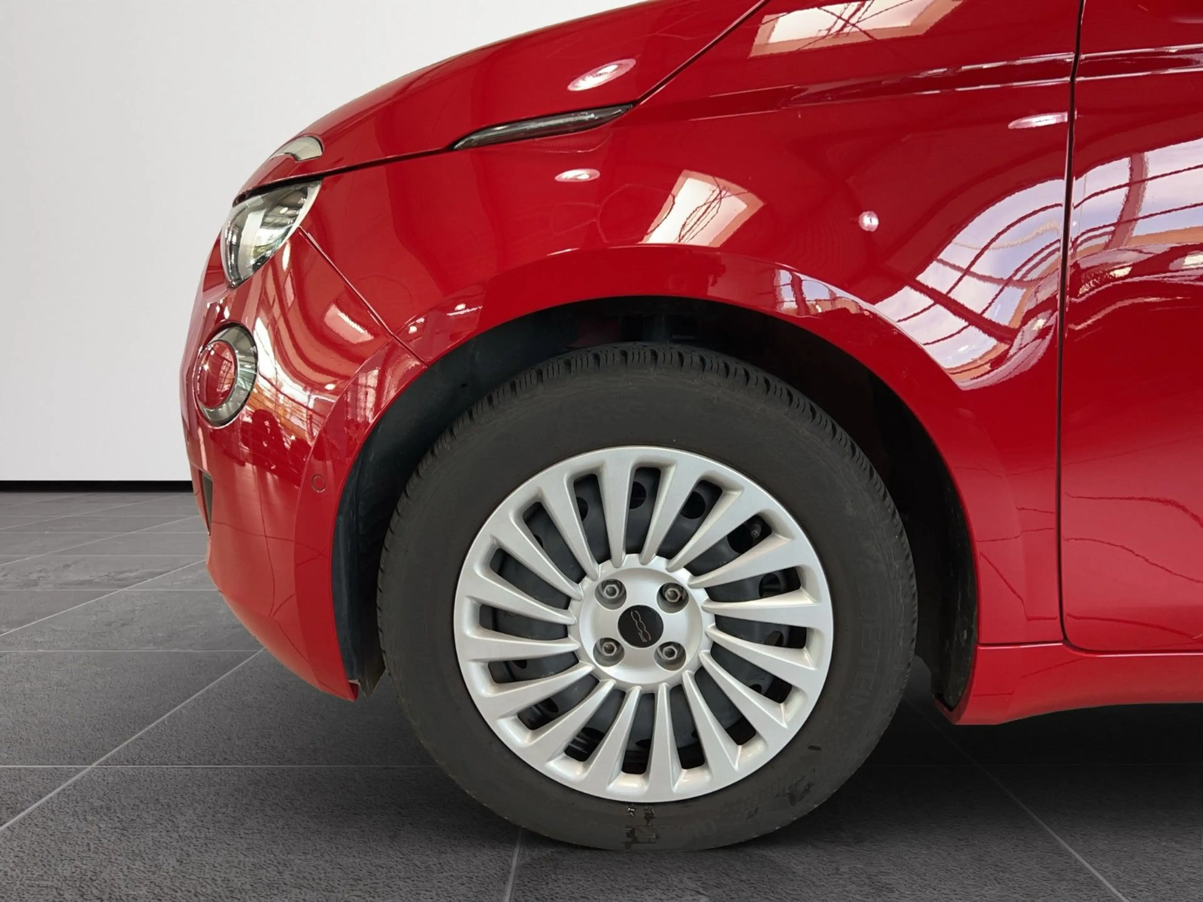 Fiat 500e 360°Kamera+Apple+Android+SHZ+Schnellladef. — photo 9