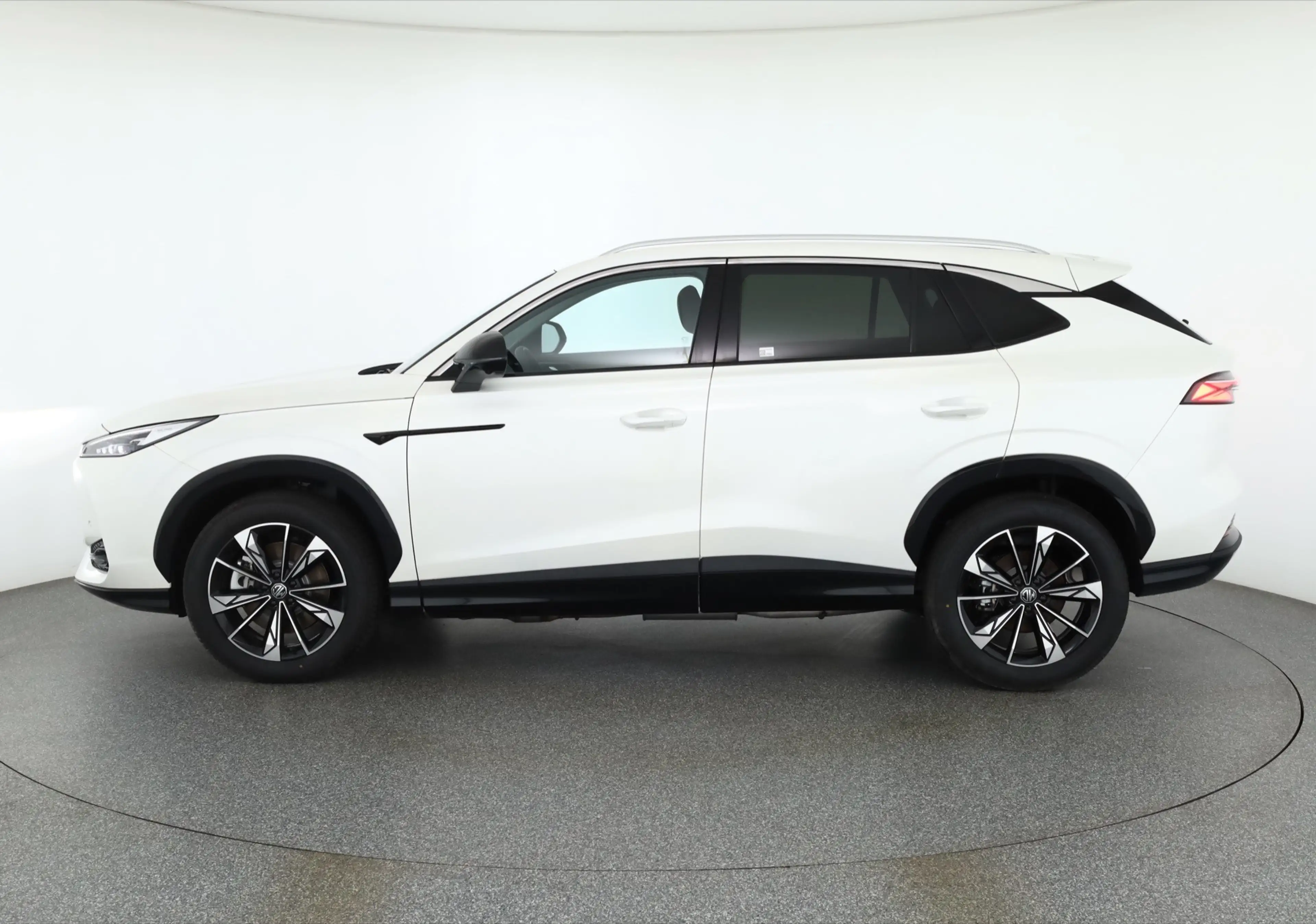 MG HS 1.5 T-GDI Hybrid+ Luxury Aut. LED ACC Navi — photo 2