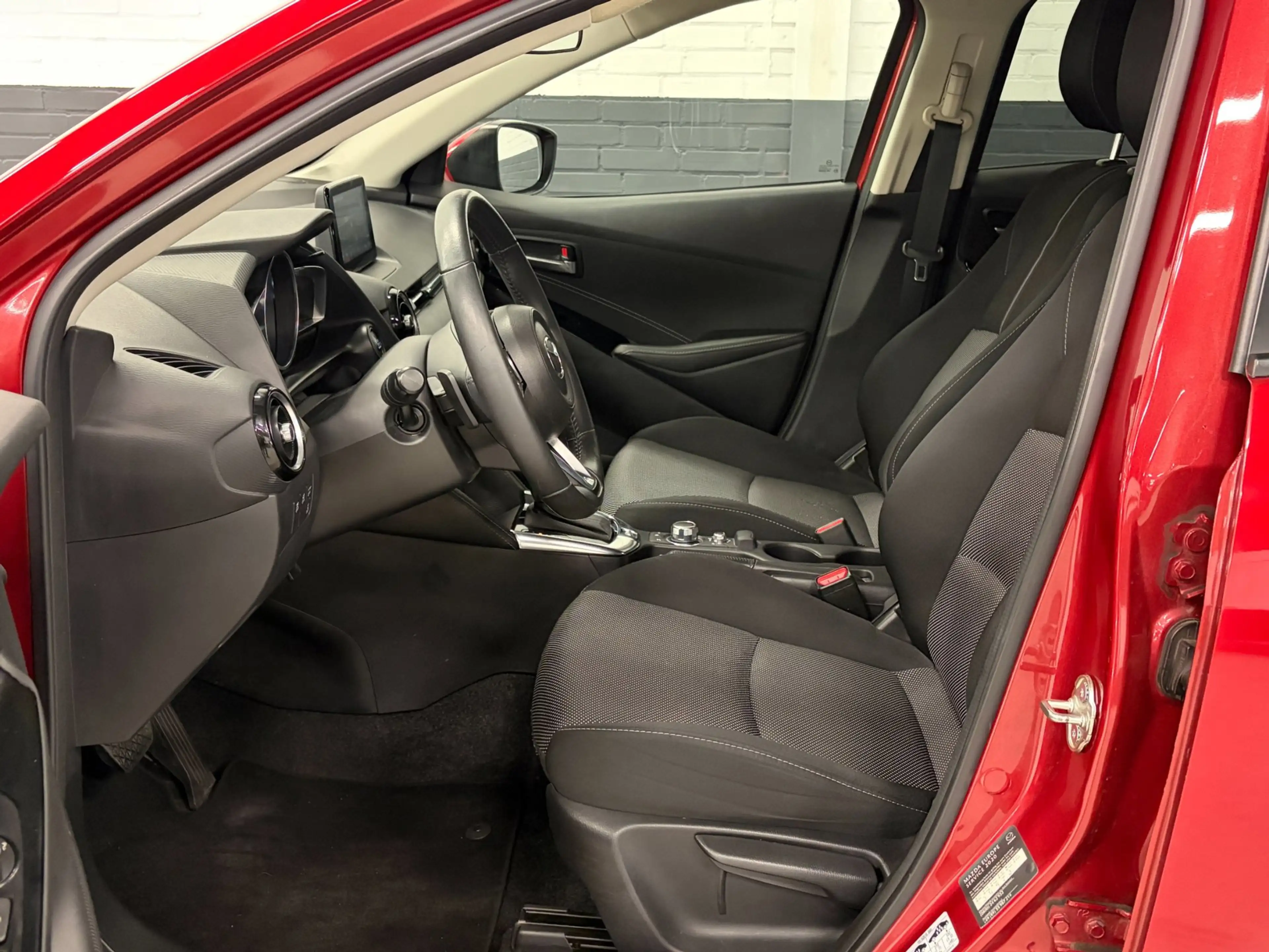 Mazda 2 1.5 Skyactiv-G GT-M Automaat / Navi / DAB / LED / — photo 9