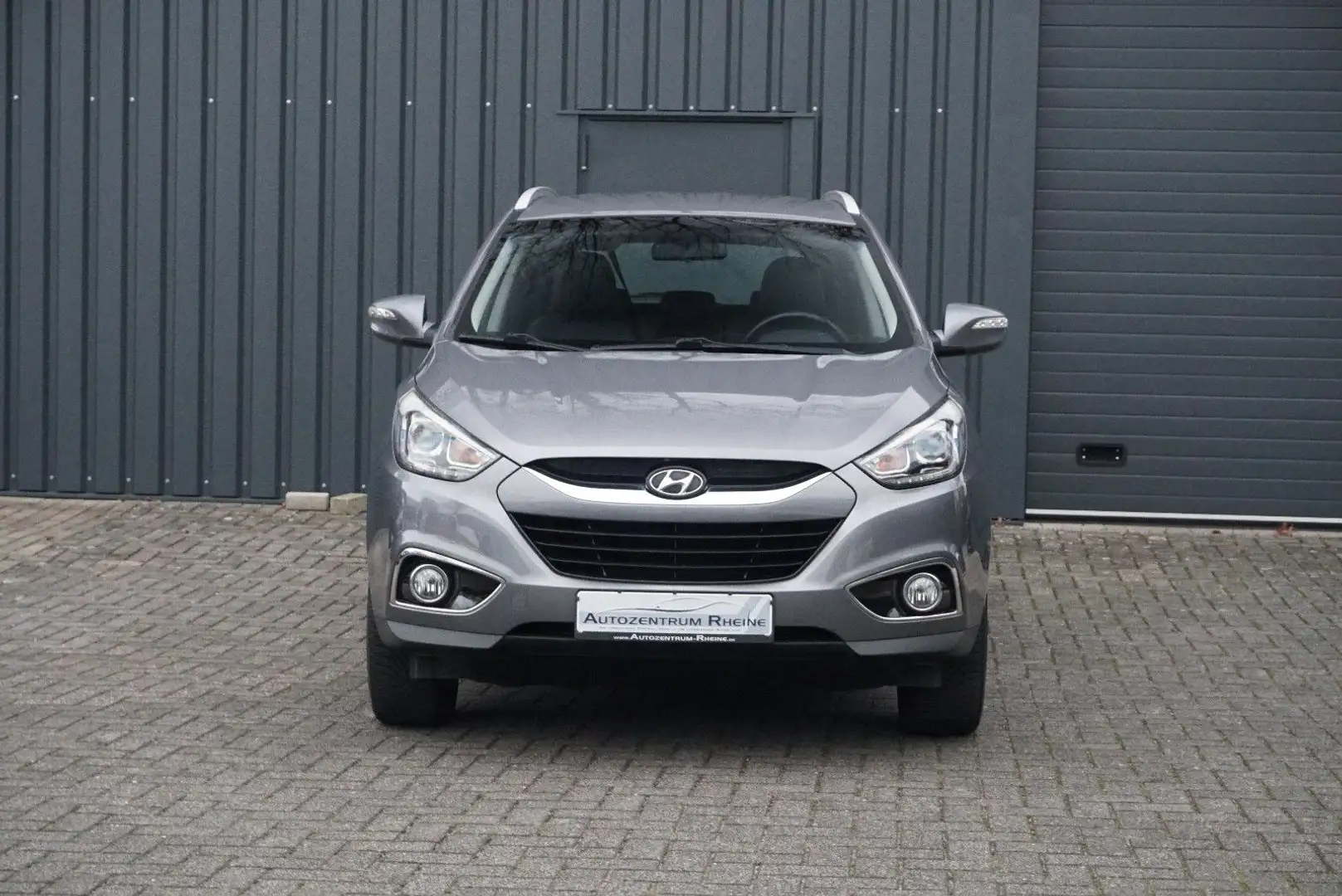 Hyundai iX35 FIFA World Cup 2WD SHZ TEMP AHK 2Z-Klima Grau - 2