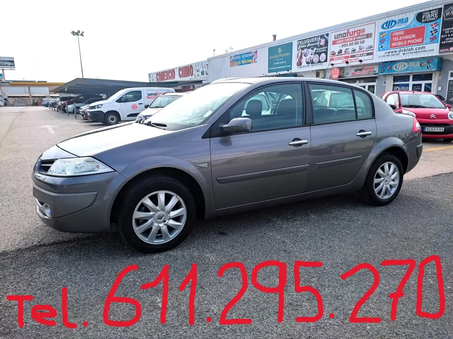 Renault Megane Sedán 1.6 Confort Dynamique Aut. Gris - 2