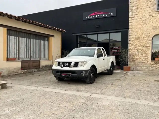 Nissan Navara D40 2.5 dCi 144 ch / King Cab XE 4x2 / GARANTIE 3 MOIS