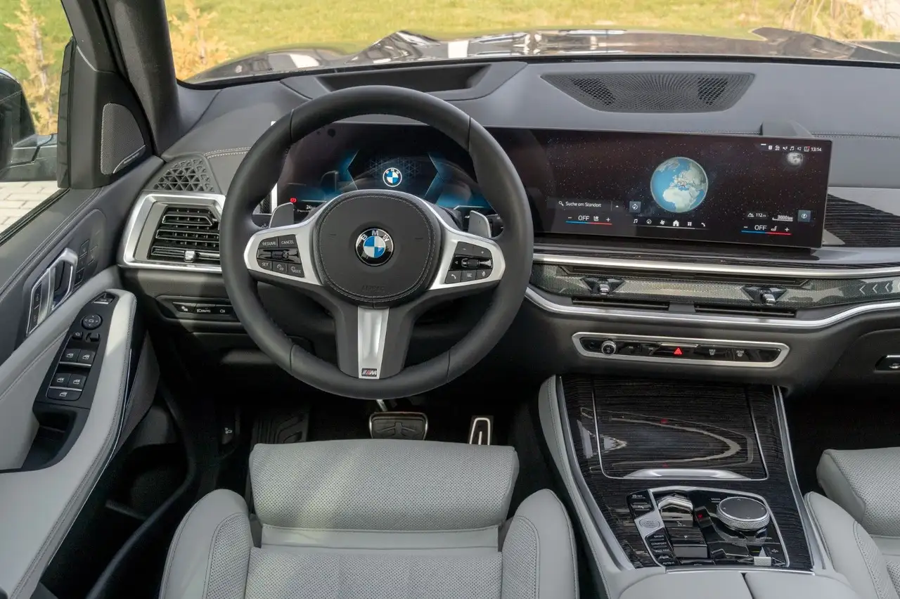 BMW X5 40d M SPORT.LUFTF.PANORAMA.DR.ASS.360.22".AHK 12