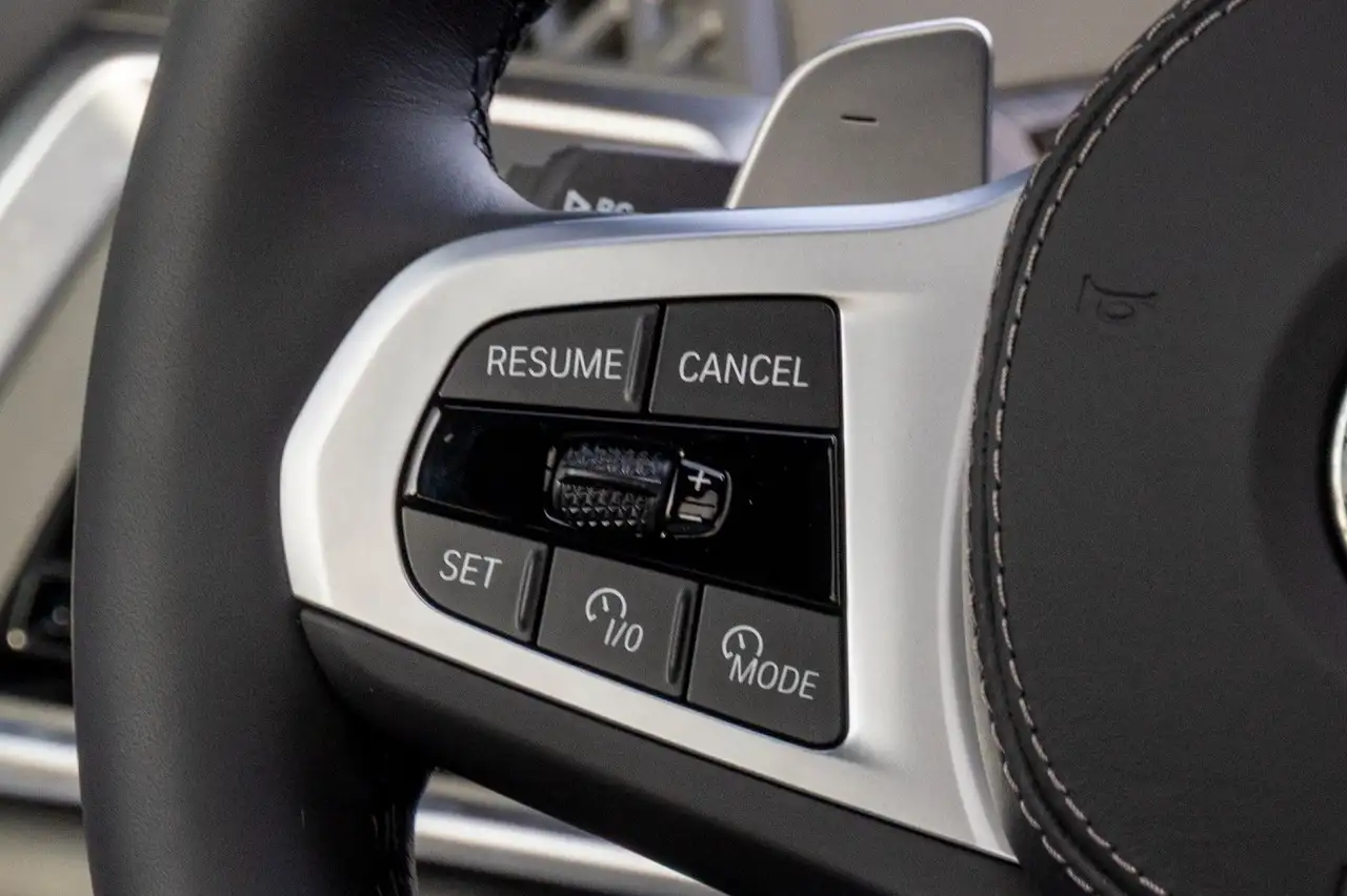 BMW X5 40d M SPORT.LUFTF.PANORAMA.DR.ASS.360.22".AHK 14
