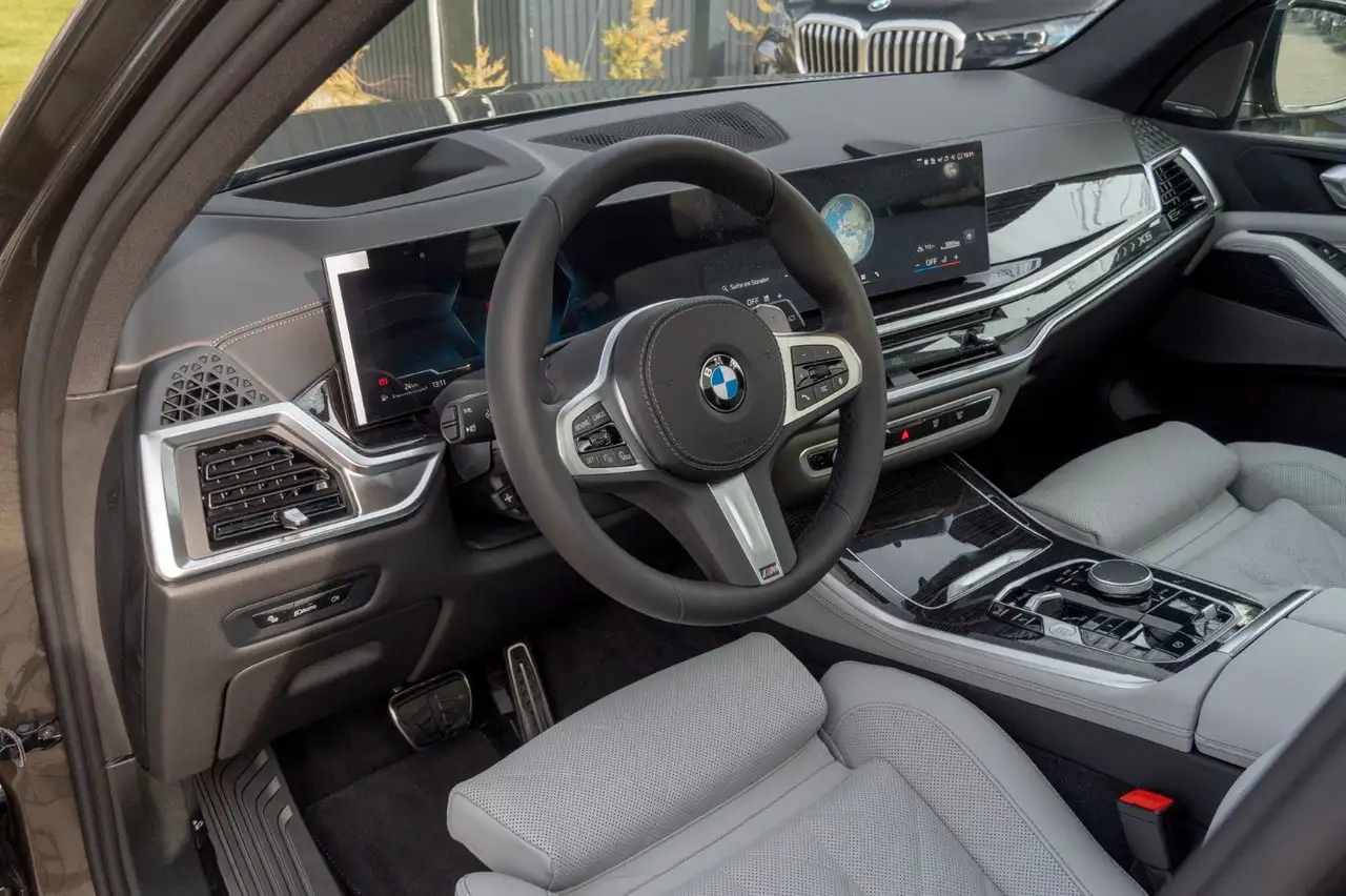 BMW X5 40d M SPORT.LUFTF.PANORAMA.DR.ASS.360.22".AHK 11